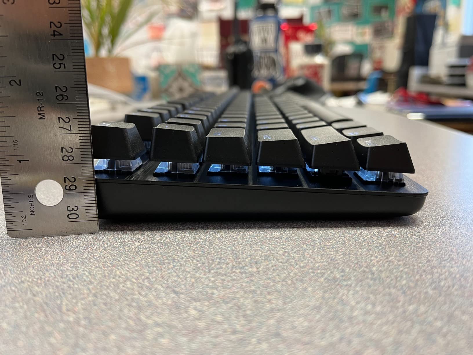 Logitech G413 SE Full-Size Mechanical Gaming Keyboard - Black | Backlit, anti-ghosting, compatible with Windows and macOS, aluminum material customer photo 1