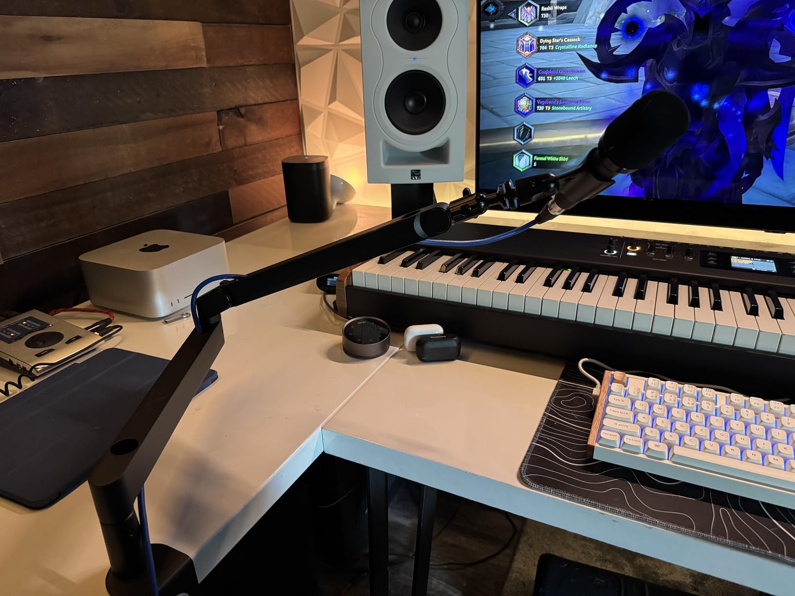 Elgato Wave Mic Arm Low Profile Microphone Boom Arm | 360-degree rotation, Magnetic cable channels, All-metal build customer photo 2
