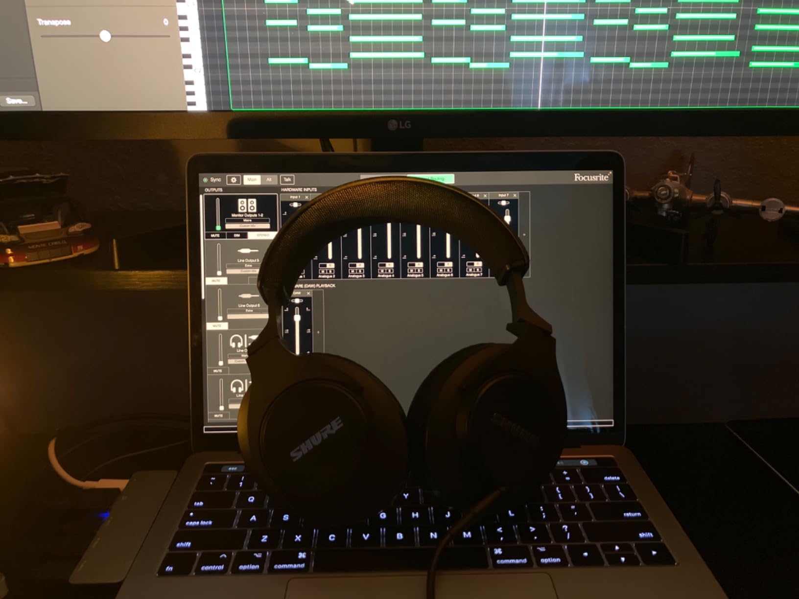 Shure SRH440A Over-Ear Wired Studio Headphones - Professional Monitoring & Recording Earphones with Accurate Frequency Response, Adjustable Collapsible Design, Black | 40mm Neodymium Drivers, 10-22 Khz Response, Detachable 3 M Cable, 3.5mm Plus 1/4 Adapter, 268 G customer photo 2