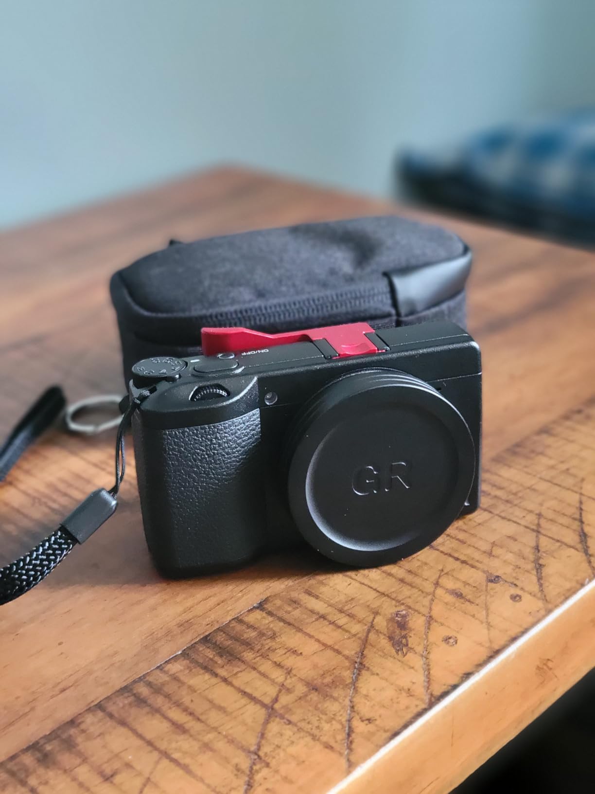 Ricoh GR IIIx, Black, Digital Compact Camera with 24MP APS-C Size CMOS Sensor, 40mmF2.8 GR Lens (in the 35mm Format) customer photo 2