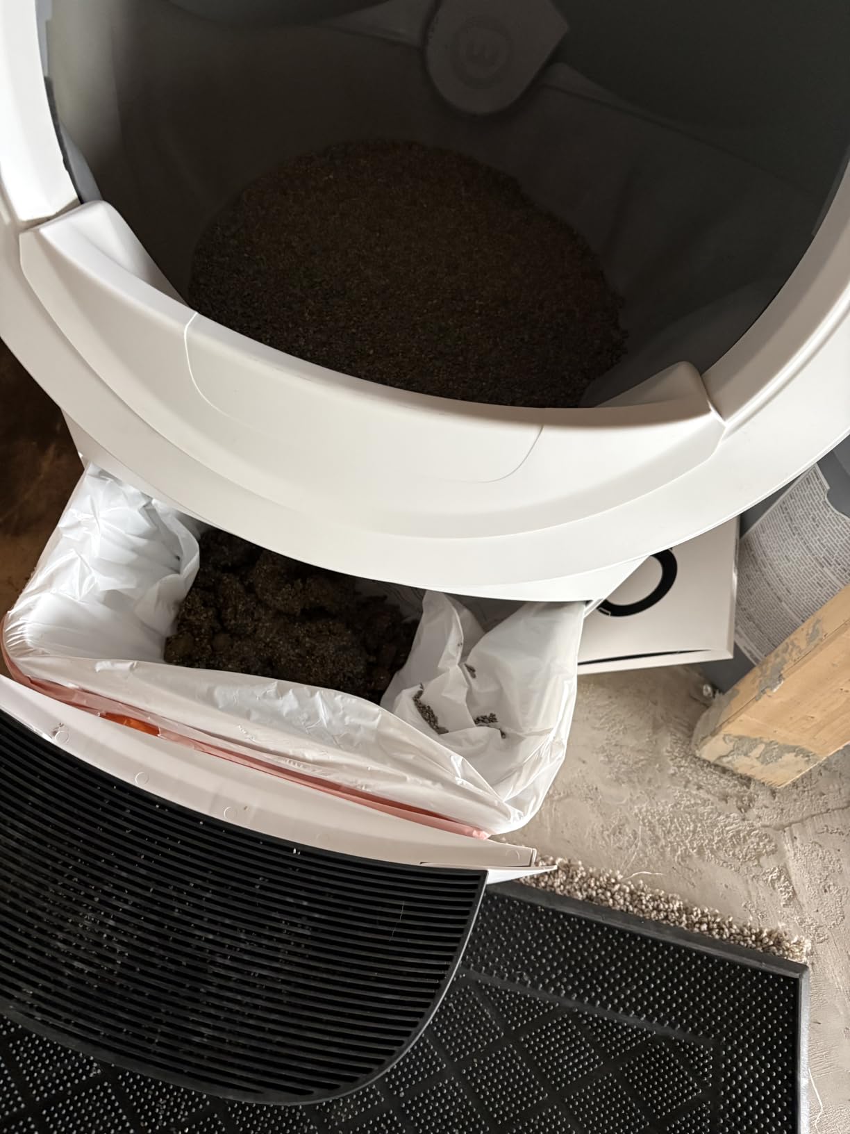 Litter-Robot 4 by Whisker, White - Automatic | Automatic, Self-Cleaning Cat Litter Box, Helps Reduce Litter Box Odors, Works with Any Clumping Litter customer photo 2