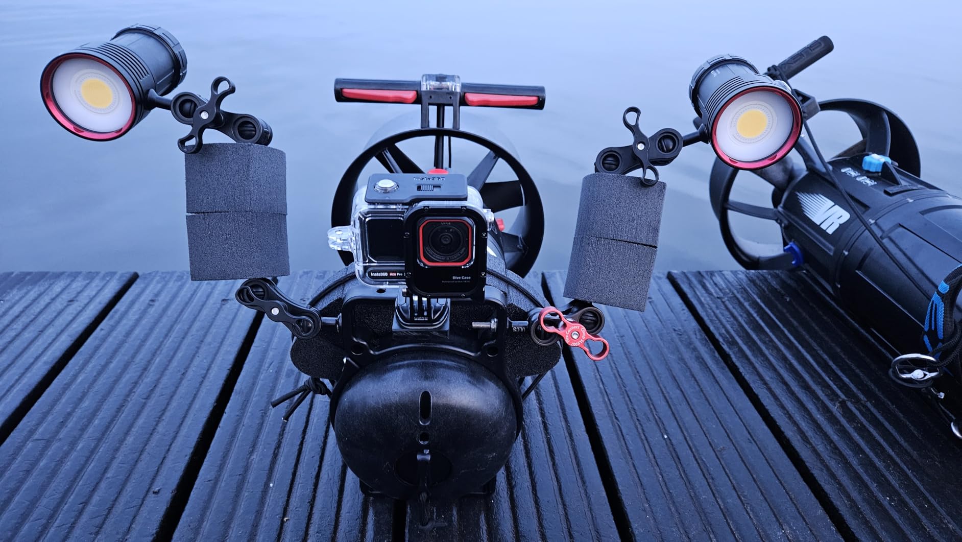Diving Flashlight, L12 8000Lumens Dive Light, 100m Underwater Video Light, Scuba Dive Lights, Underwater Flashlight with Type-C Charging for Professional Under Water Sports customer photo 1