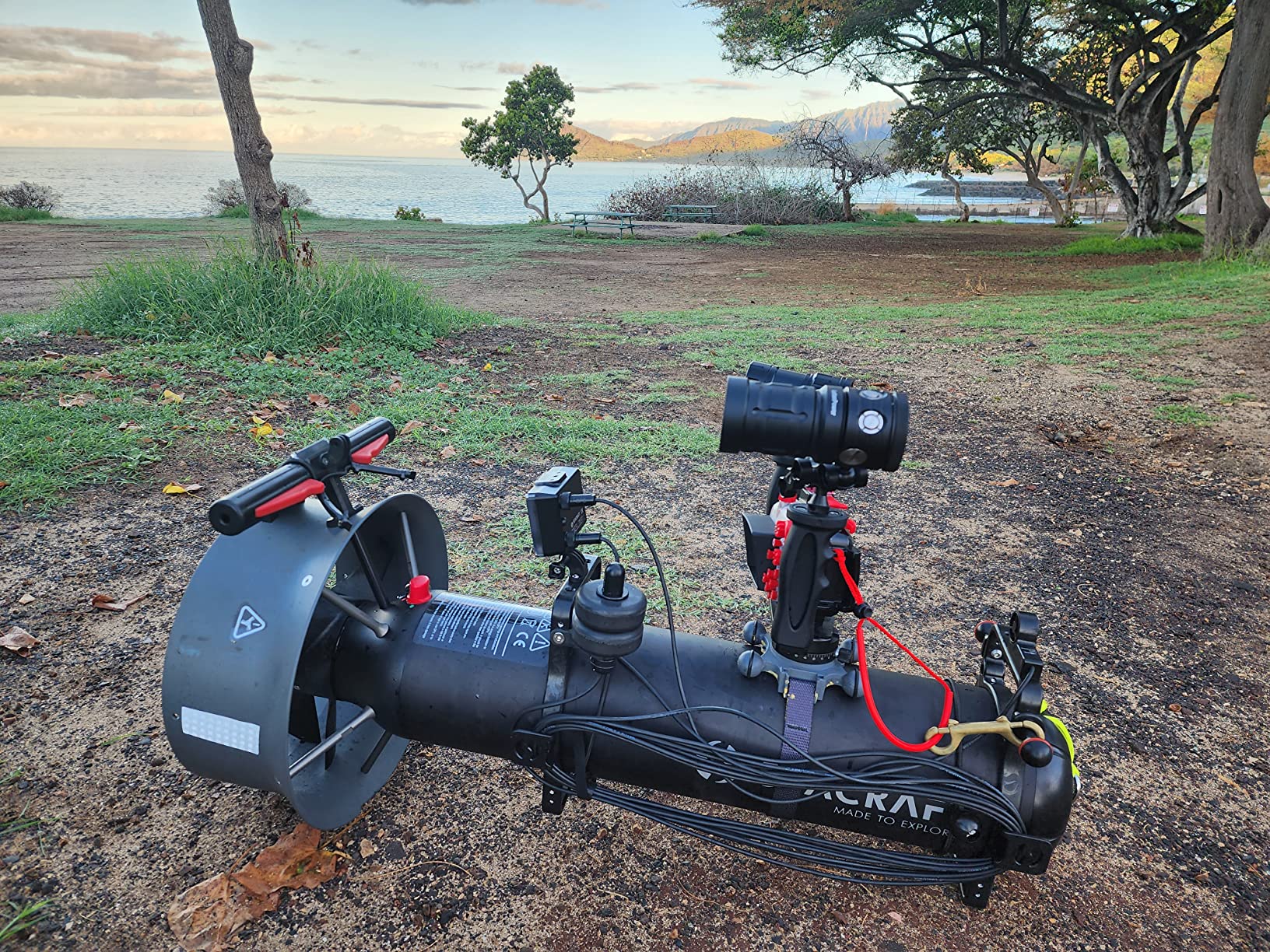 Dive Light, LetonPower TS S 10000Lumens 100m Underwater Video Light, Diving Flashlight, Waterproof Flashlight with Type-C Charging for Professional Under Water Sports customer photo 2