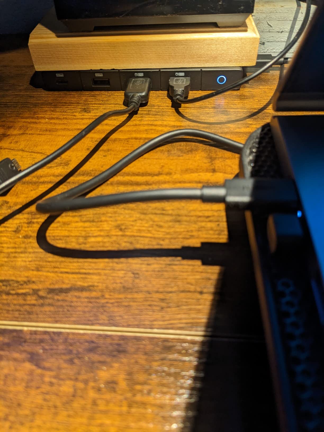 Anker USB C Hub (10-in-1), Dual Monitor with 4K HDMI, Max 100W Power Delivery, Dual 4K HDMI Ports, 4 USB-A/USB-C Data Ports, Ethernet and SD Card Reader for Dell Laptop, ThinkPad, and More customer photo 1