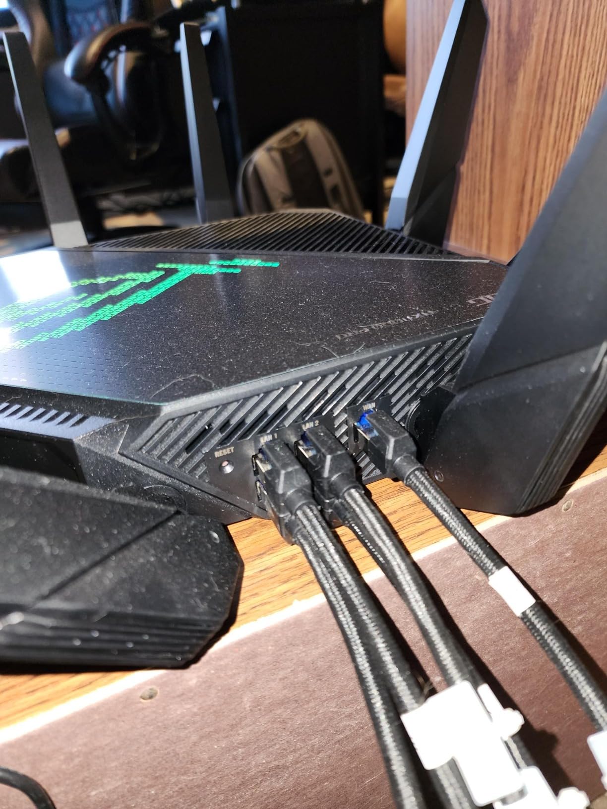 ASUS ROG Rapture GT-AX11000 Pro Tri-Band WiFi 6 Extendable Gaming Router, 10G & 2.5G Ports, ASUS RangeBoost Plus, Triple-Level Game Acceleration, Subscription-Free Network Security, AiMesh Compatible customer photo 2