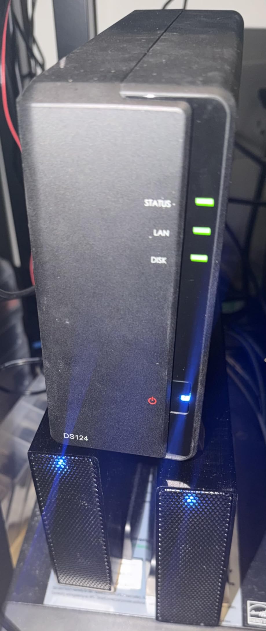 Synology DS124 Personal Backup & File Hub, Protect Photos, Secure Home Surveillance (1-Bay Diskless NAS) customer photo 1