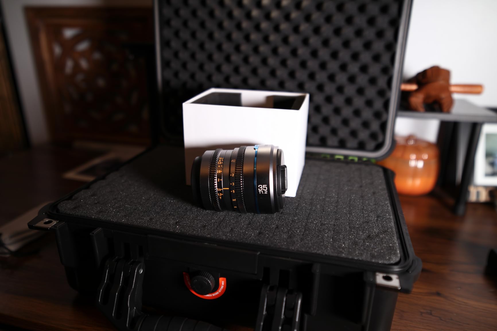 SIRUI Night Walker 35mm S35 Manual Focus Cine Lens, T1.2 Large Aperture Lens for E Mount Cameras, FX30, ZVE-10, A6500, A6600 (MS35E-B, Black) customer photo 1