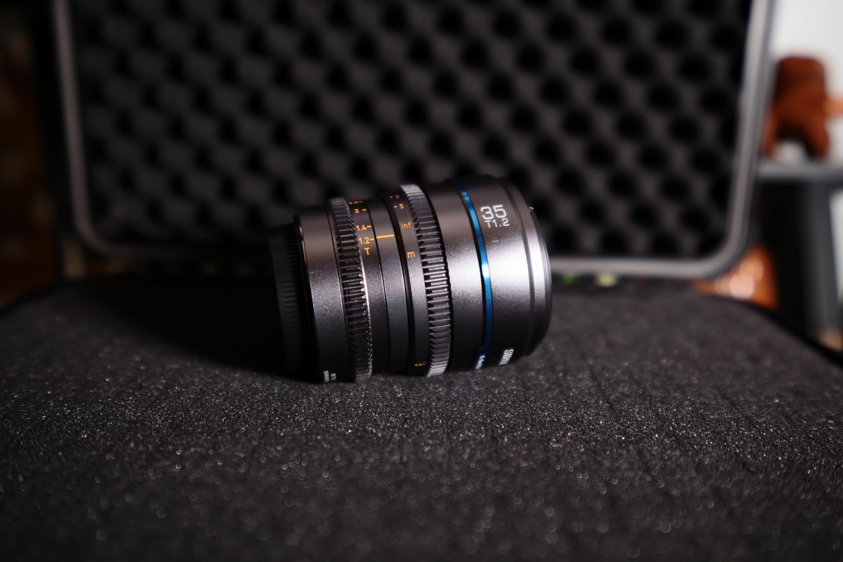 SIRUI Night Walker 35mm S35 Manual Focus Cine Lens, T1.2 Large Aperture Lens for E Mount Cameras, FX30, ZVE-10, A6500, A6600 (MS35E-B, Black) customer photo 2