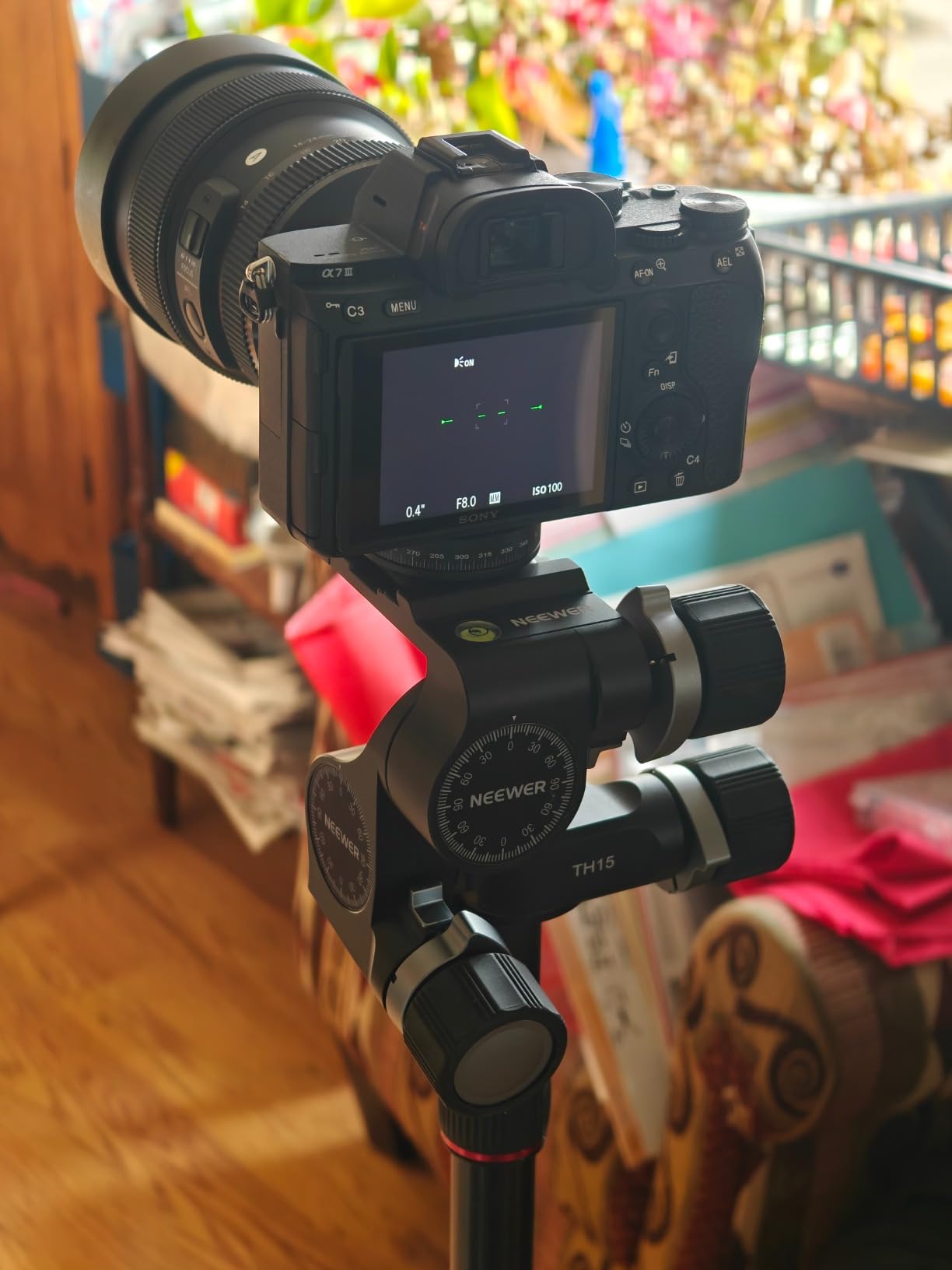 NEEWER 3 Way Geared Tripod Head TH15 with 360° Panoramic Arca QR Plate customer photo 2