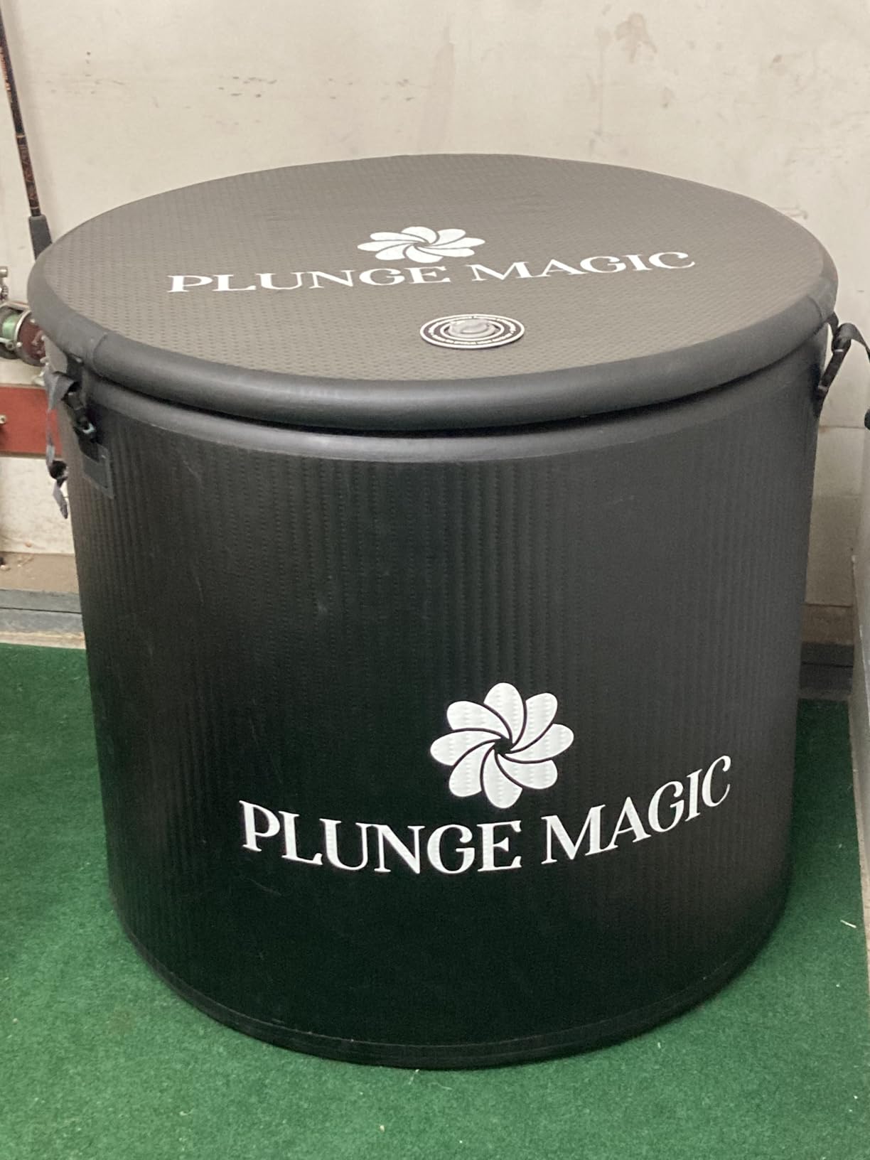 Inflatable Cold Plunge Tub for Athletes, Water Chiller Compatible, XXL customer photo 1