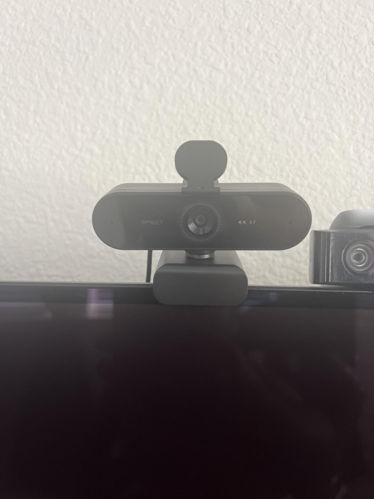 EMEET NOVA 4K Webcam for PC, Ultra 4K HD, PDAF Autofocus, Dual Omni Mics | 73° FOV, Auto Light Correction, USB-A, Privacy Cover, Ideal for High-End Business Meetings&Live Streaming customer photo 1