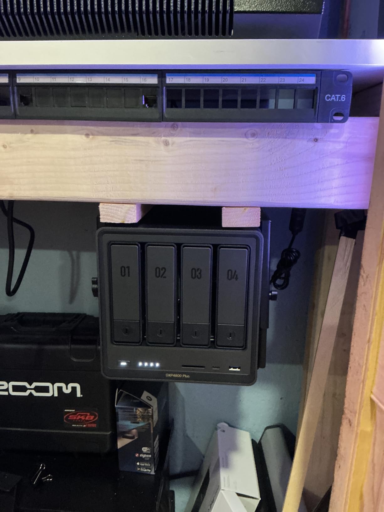 UGREEN NASync DXP4800 Plus 4-Bay NAS, Intel Pentium Gold 8505 5-Core CPU, 8GB DDR5 RAM, 128GB SSD, 10GbE, 2.5GbE, 2x M.2 NVMe (Diskless) customer photo 1