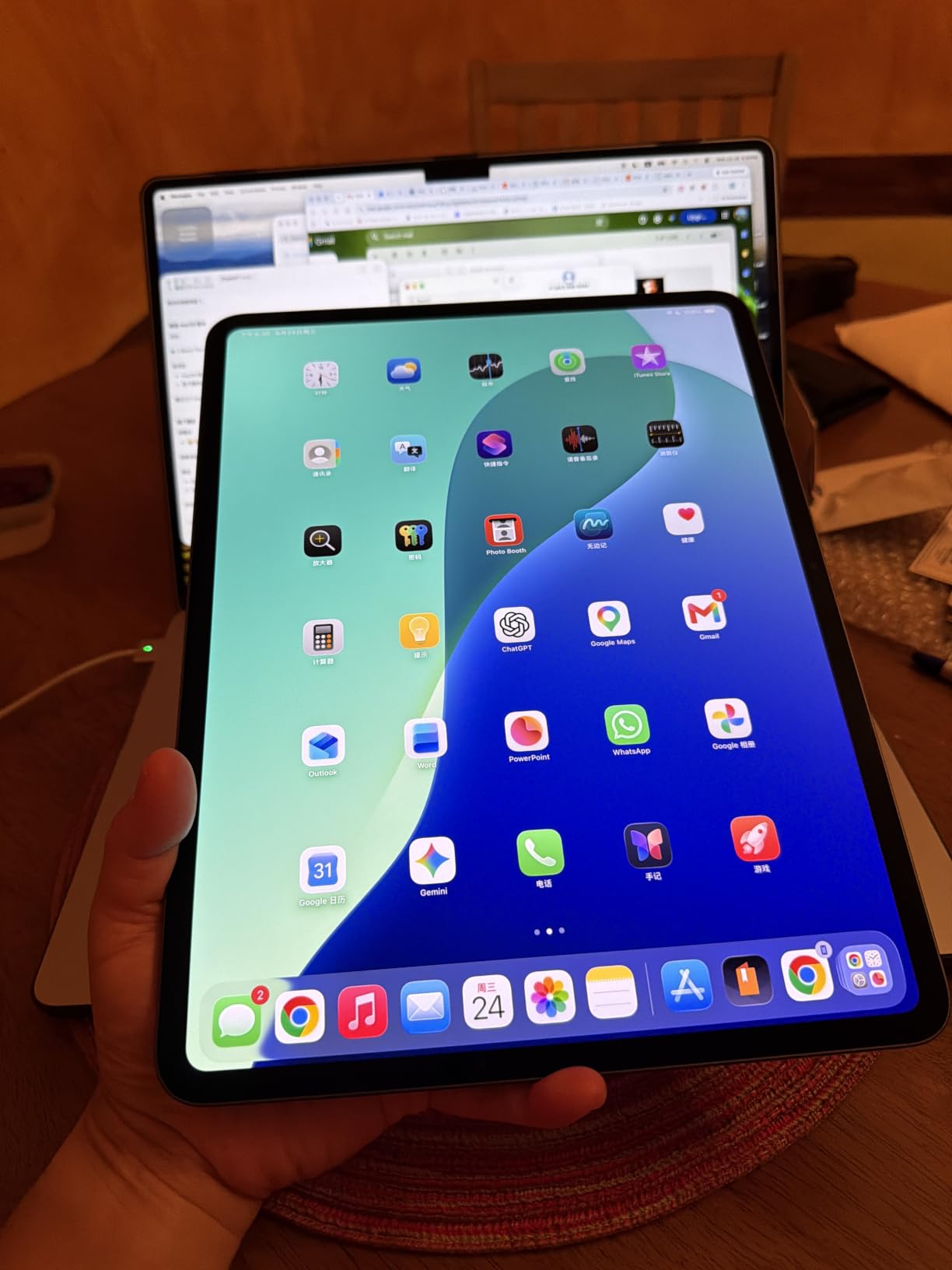 Apple iPad Pro 2024 (13-inch, Wi-Fi, 256GB) - Space Black (Renewed) customer photo 1