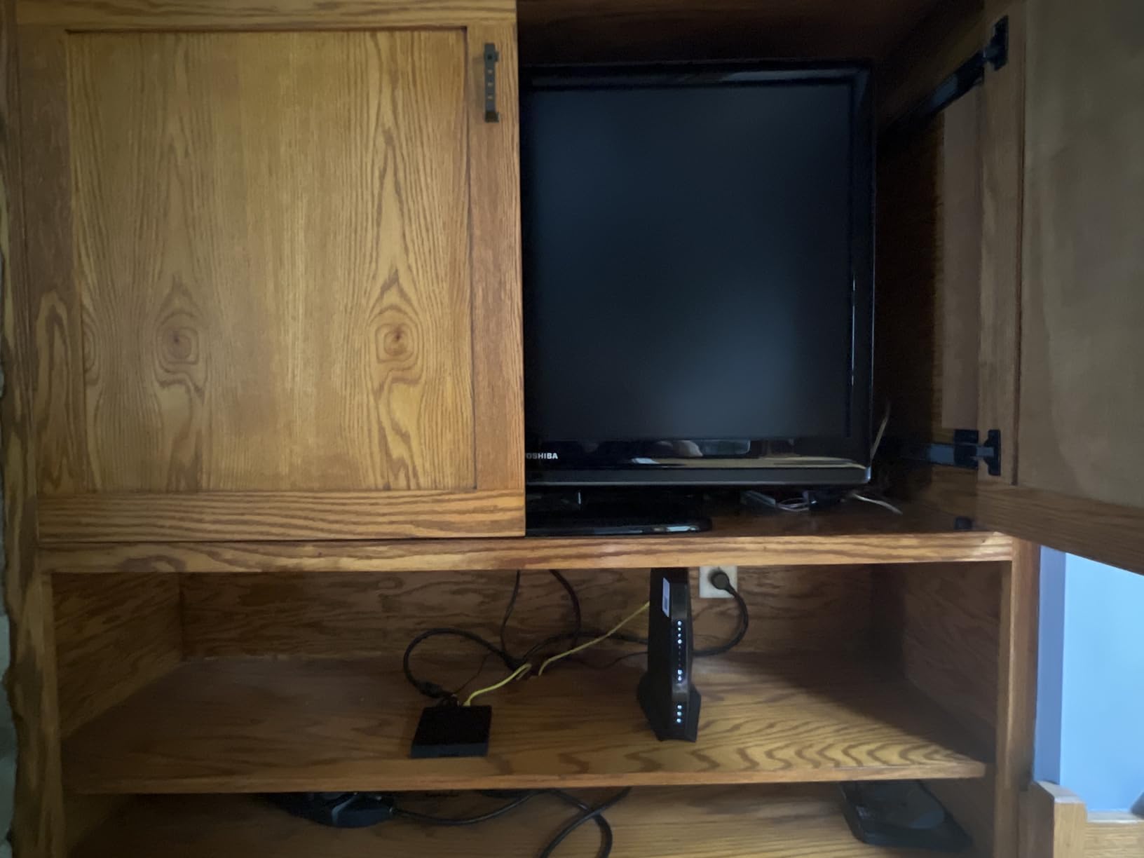 NETGEAR Nighthawk Modem Router Combo (CAX30) DOCSIS 3.1 Cable Modem and WiFi 6 Router - AX2700 customer photo 2