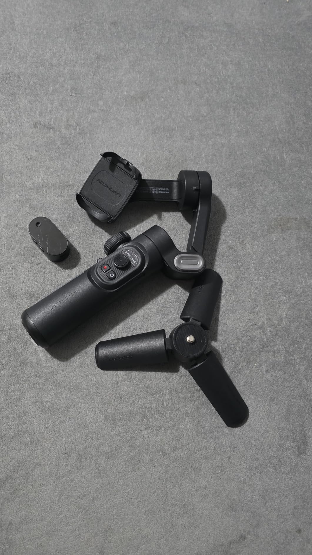 AOCHUAN XE AI Gimbal Stabilizer for Smartphone, No App AI Tracking | 3-axis foldable phone gimbal for iPhone, gesture control, 360° inception, AI tracking for TikTok, YouTube and vlogging customer photo 1