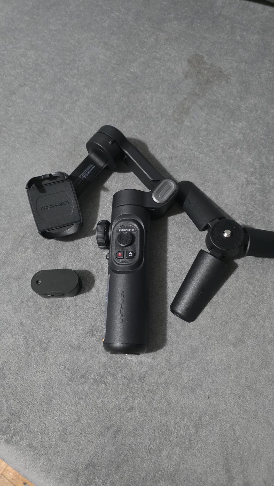 AOCHUAN XE AI Gimbal Stabilizer for Smartphone, No App AI Tracking | 3-axis foldable phone gimbal for iPhone, gesture control, 360° inception, AI tracking for TikTok, YouTube and vlogging customer photo 2