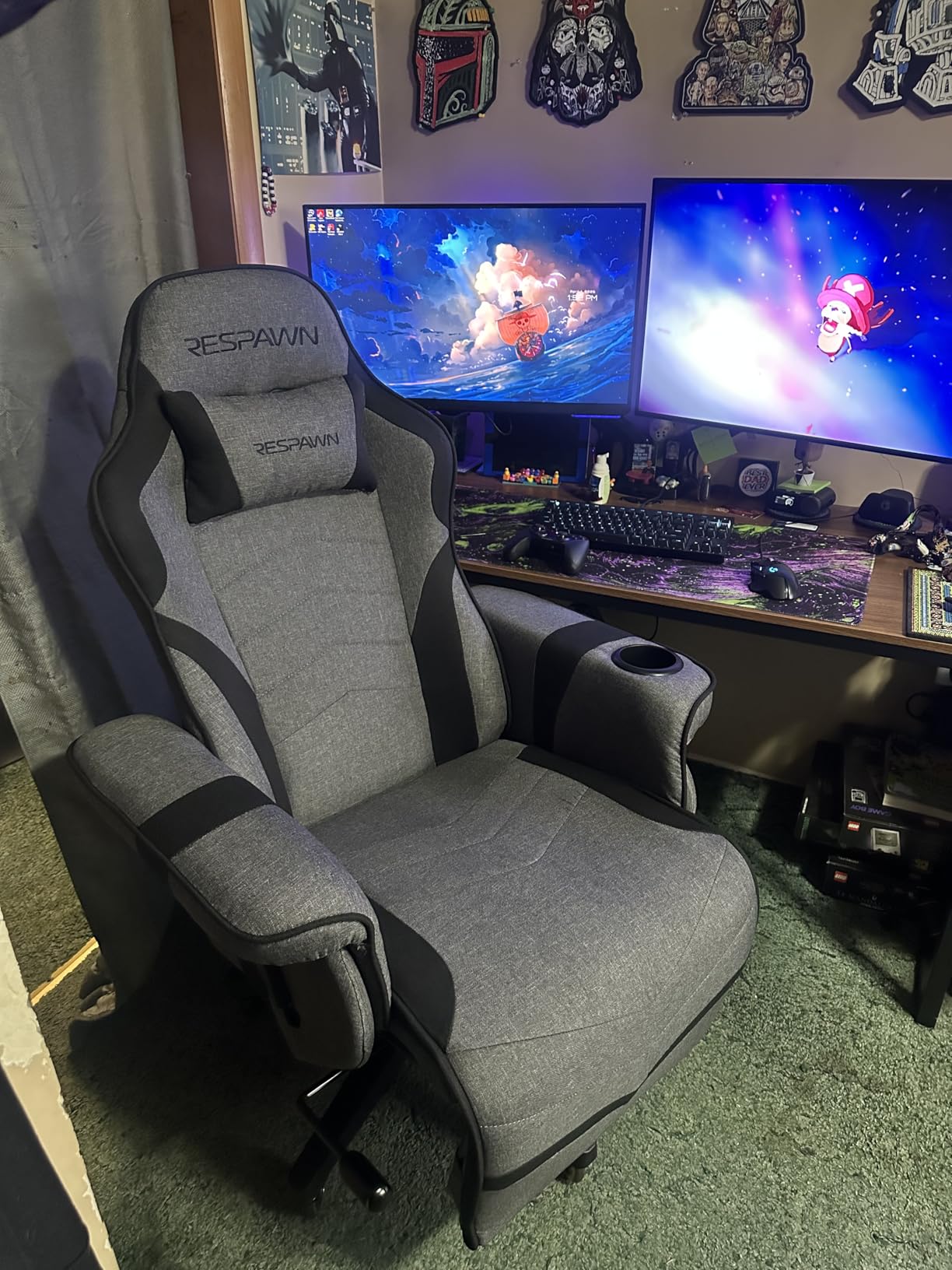 RESPAWN 900 Gaming Recliner Chair with Footrest, Cup Holder and Swivel | Ergonomic gaming recliner with footrest, cup holder, lumbar support, 135° recline & 360° swivel for console gaming customer photo 2
