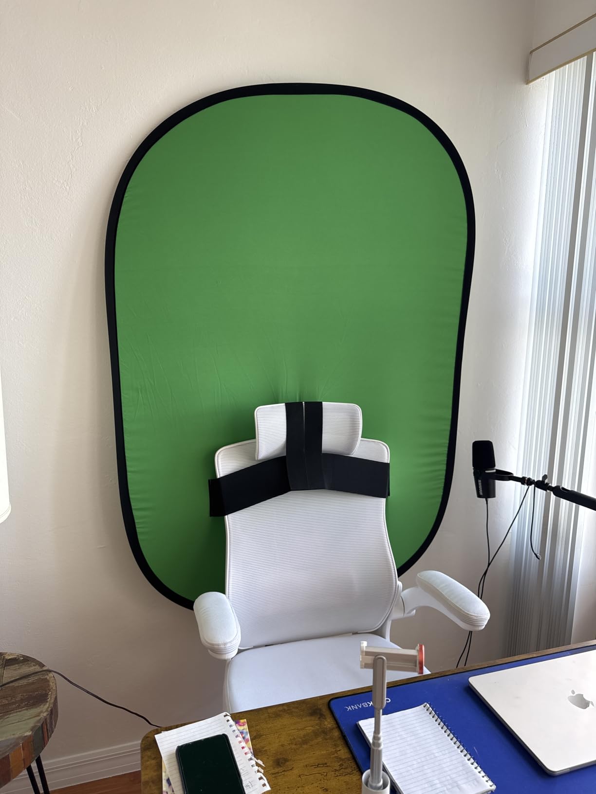 Green Screen Backdrop, 58in Portable Green Screen Chair with Stand Double Sided Foldable Green Background, Chroma Key, for Photography Streaming Gaming Photo Zoom Video Chats and Meeting customer photo 2