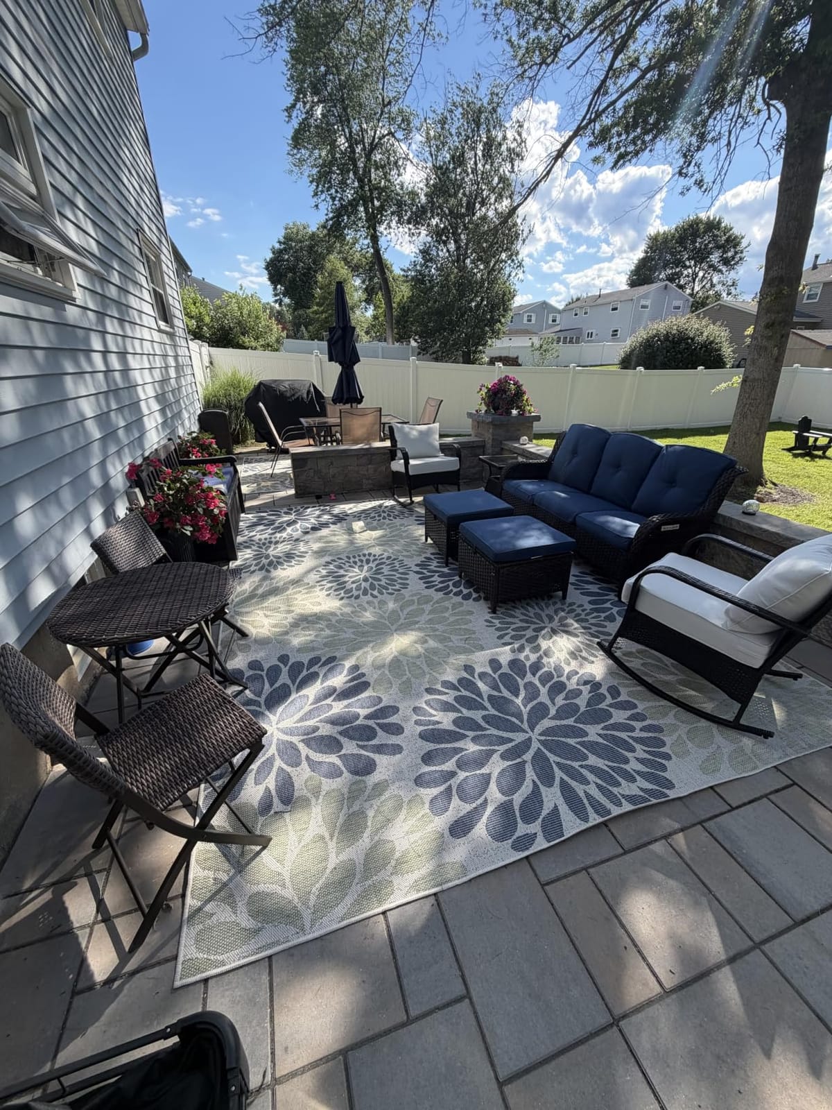 Beverly Rug Outdoor Rug 6x9 Modern Bordered Area Rugs for Indoor and Outdoor Patio Deck Porch Garden Waterproof Weather Sun Resistant Washable Outside Carpet (6 x 9 Navy) customer photo 2
