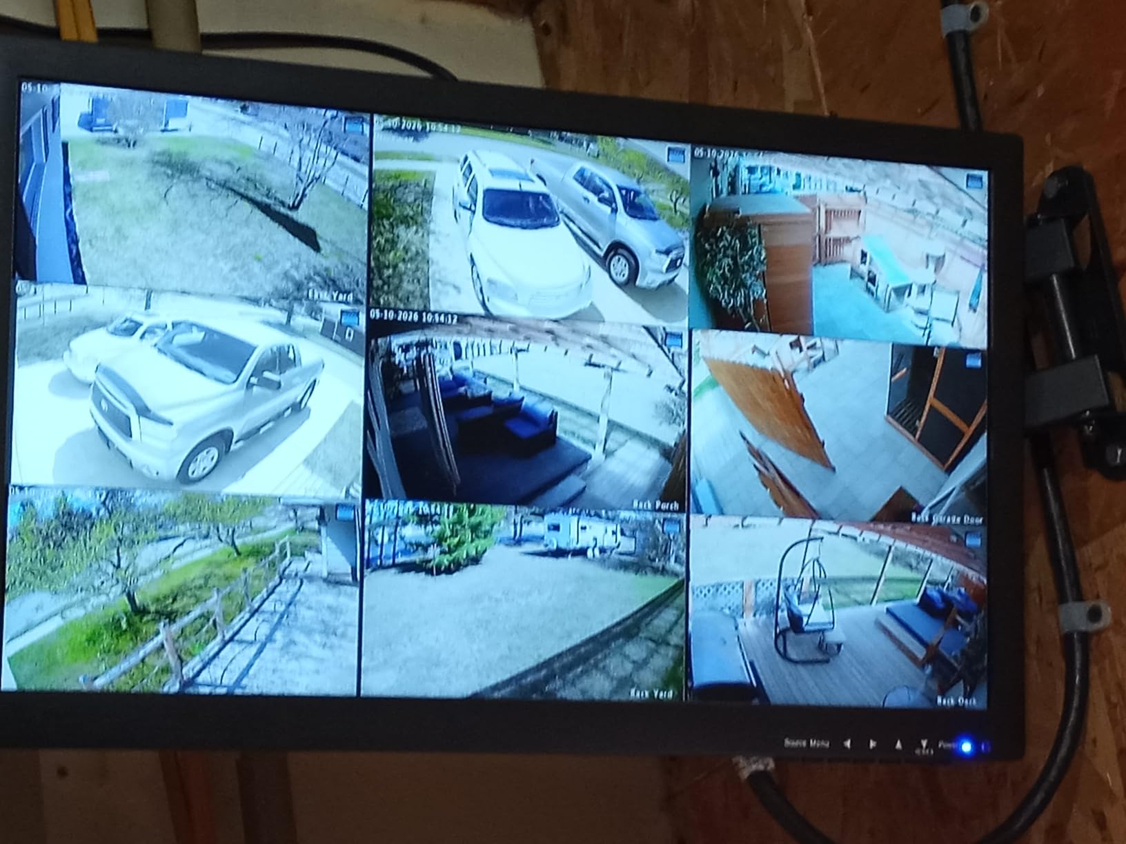 Hiseeu 12 Channel Wired Security Camera System with Smart Dual Light | Audio,Person/Vehicle Detection,121°Wide View,5MP DVR,12PCS 5MP IP67 Outdoor CCTV Cameras,3TB HDD for 24/7 Surveillance customer photo 1
