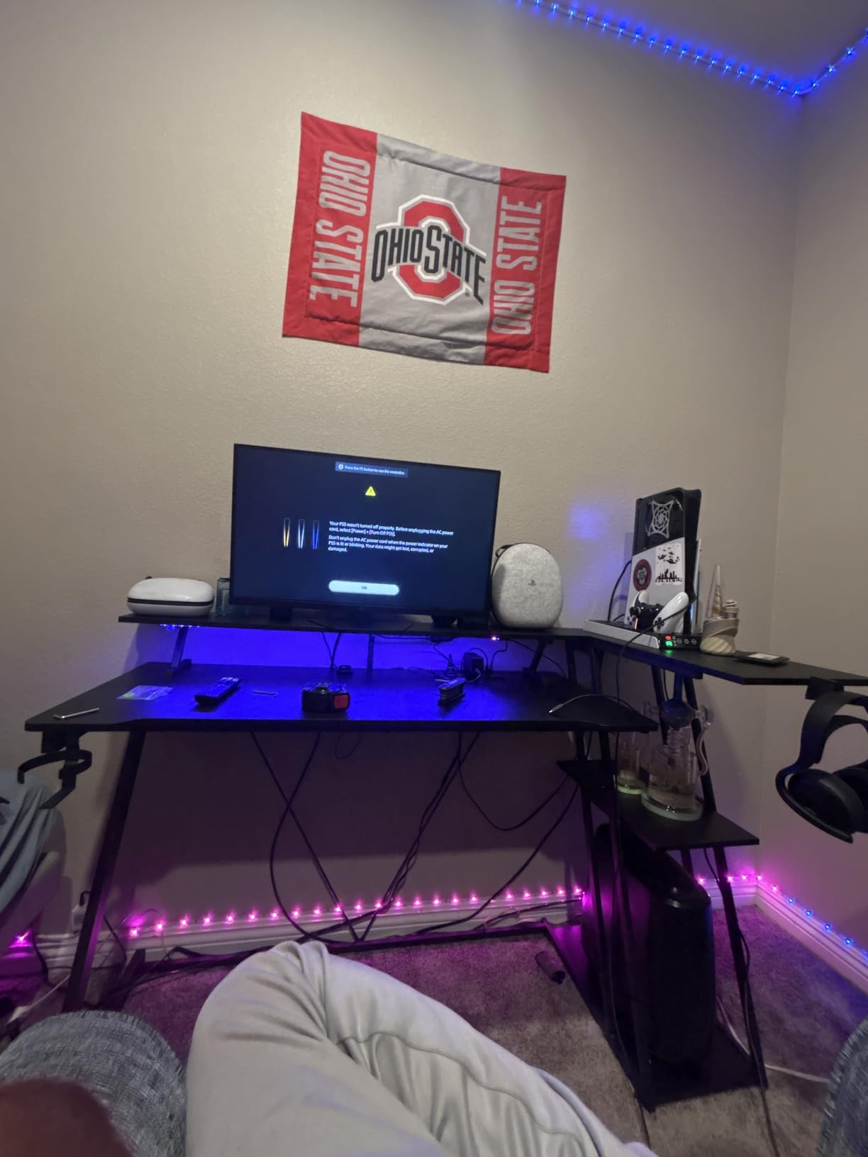 Korfile 40 Inch Gaming Desk with Power Outlet & LED Lights, L Shaped Computer Gaming Table with 3 Tiers Storage Shelves, Carbon Fiber Black customer photo 1