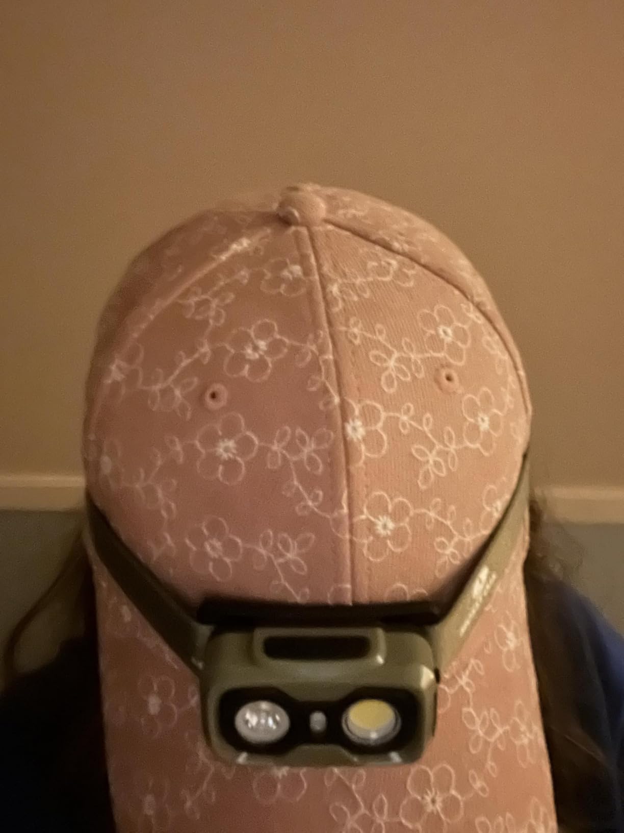 Mossy Oak 600 Lumens Rechargeable Headlamp, with White Red Light Mode customer photo 2