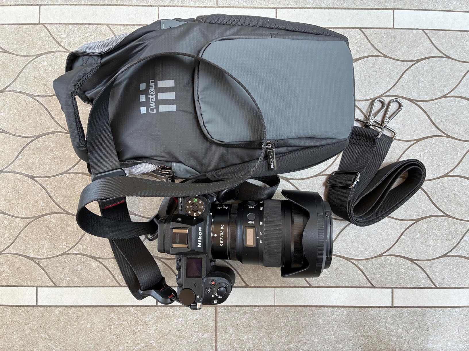 Cwatcun Camera Sling Bag, Large Water-Res DSLR Shoulder Pack for Photo | Fits Canon/Nikon/Sony DSLR/mirrorless. 5.1x3.9x9.8