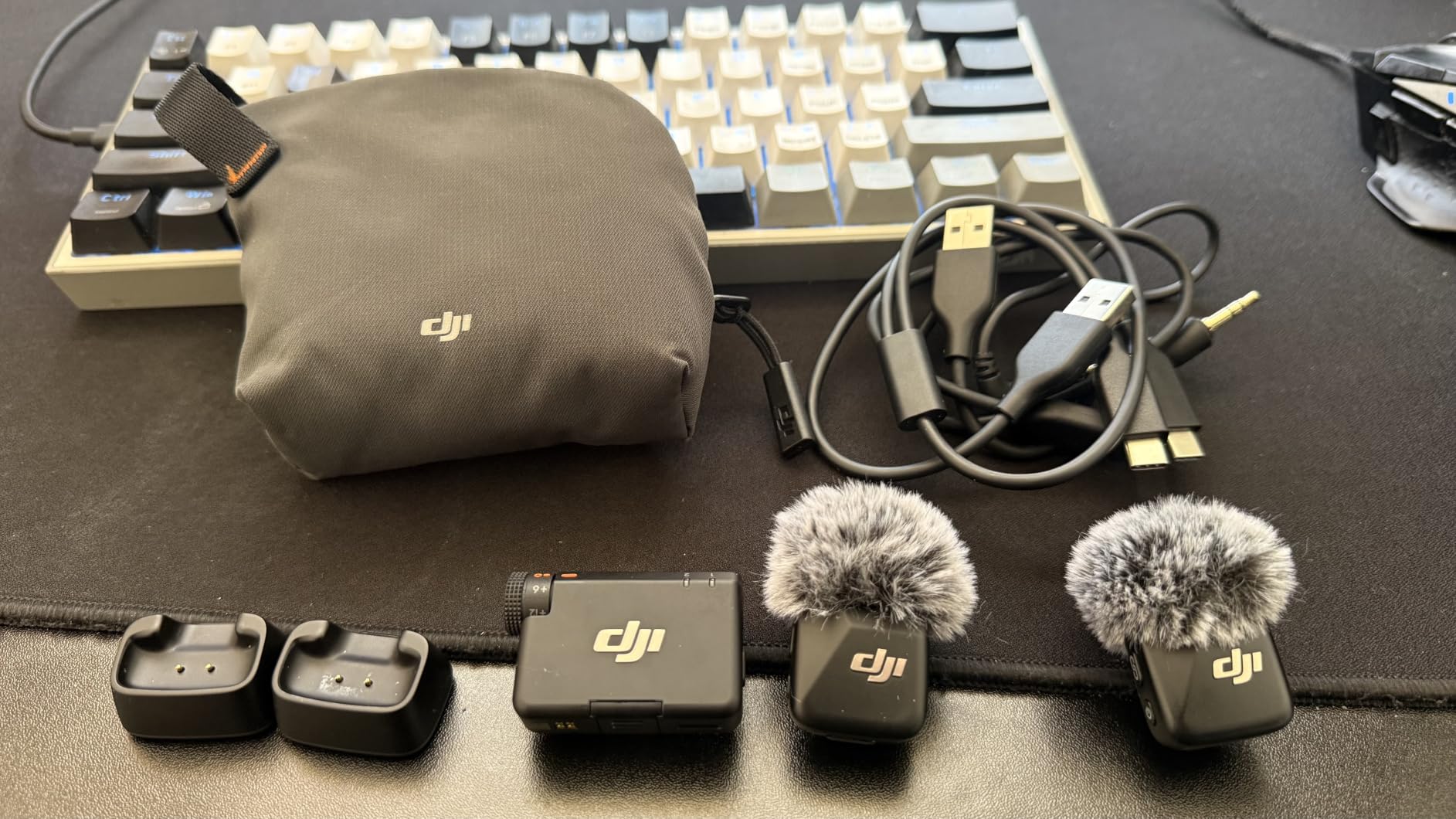 DJI Mic Mini (2 TX + 1 RX), Ultralight Wireless Microphone with Noise Cancelling and Automatic Limiting for Camera/iPhone/Android, Vlog, Streaming, 400m Transmission customer photo 2