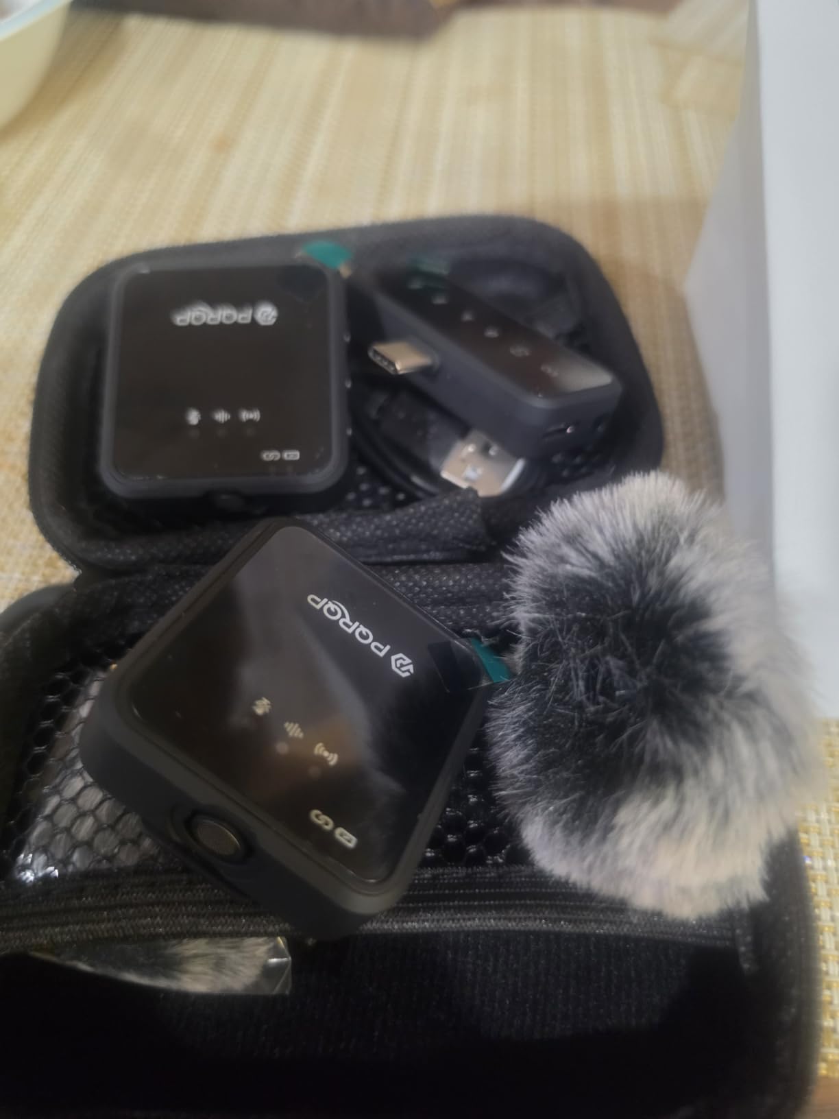 PQRQP 3 in 1 Wireless Mini Microphone for iPhone, Android, Camera, 328ft Range, 18H Battery Life, High-Fidelity Audio Clip on Mic for Content Creators-Soot Black customer photo 2