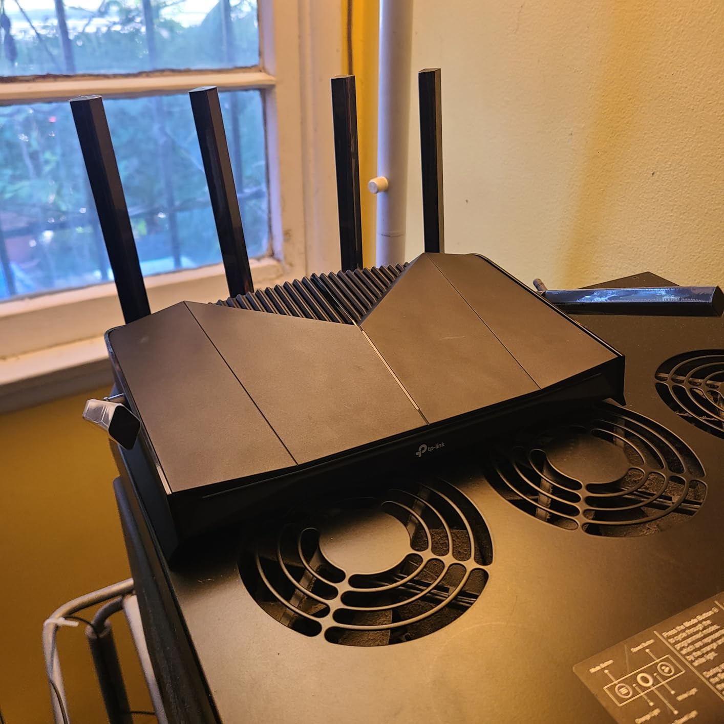 TP-Link Dual-Band BE6500 WiFi 7 Gaming Router 6.5 Gbps (Archer GE400) - 6-Stream, 2 x 2.5G + 3 x 1G, Game Acceleration, Dedicated Gaming Port & Panel, RGB Lighting, Easymesh, Homeshield customer photo 2