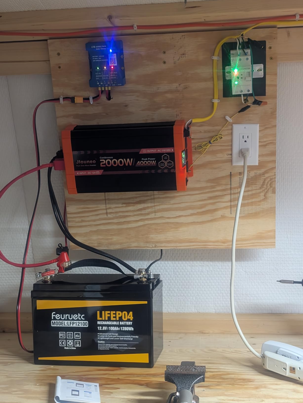 2000W Pure Sine Wave Inverter, 12V DC to 120V AC Power Inverter, 4000W Peak for RV, Truck, Solar, Camping, Home Backup Use, with 3 AC Outlets, Remote Control, Dual LCD Display, Hardwire Port customer photo 1