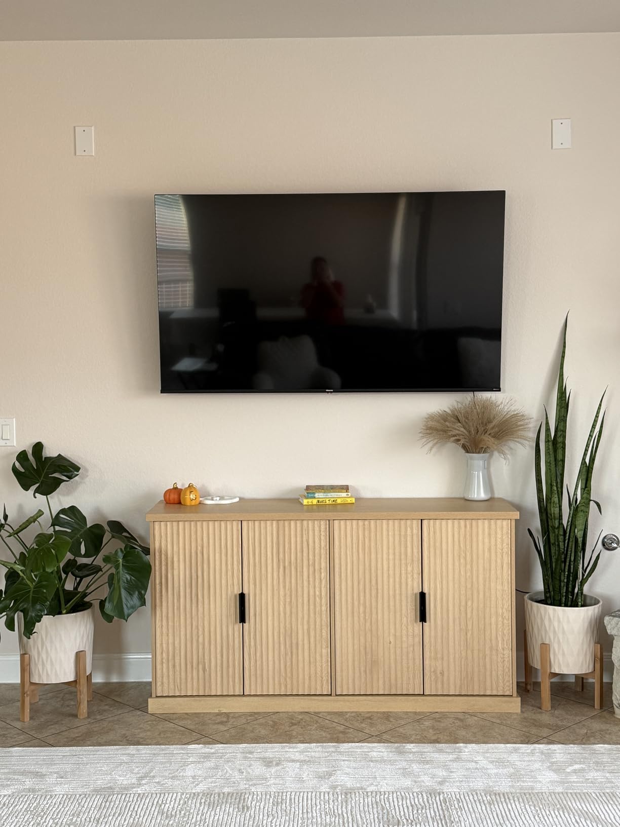 VASAGLE MAXE Collection - Buffet Cabinet, Fluted Console Cabinet, Sideboard with Adjustable Shelf, Mid Century Modern Buffet Table, 15.8 x 29.9 x 31.5 Inches, Oak Beige UBBK344Y01 customer photo 2