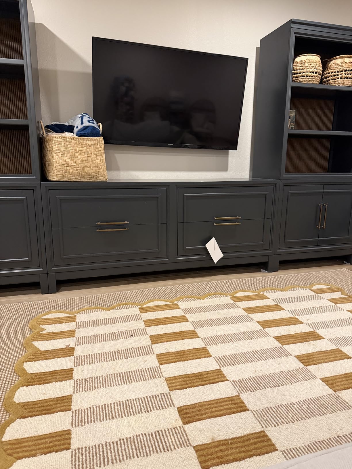 Hand-Tufted Scalloped Wool Area Rug, Modern Plaid Checkered Pattern, Soft & Durable Accent Rug (Light Blue, 5' x 7') customer photo 1