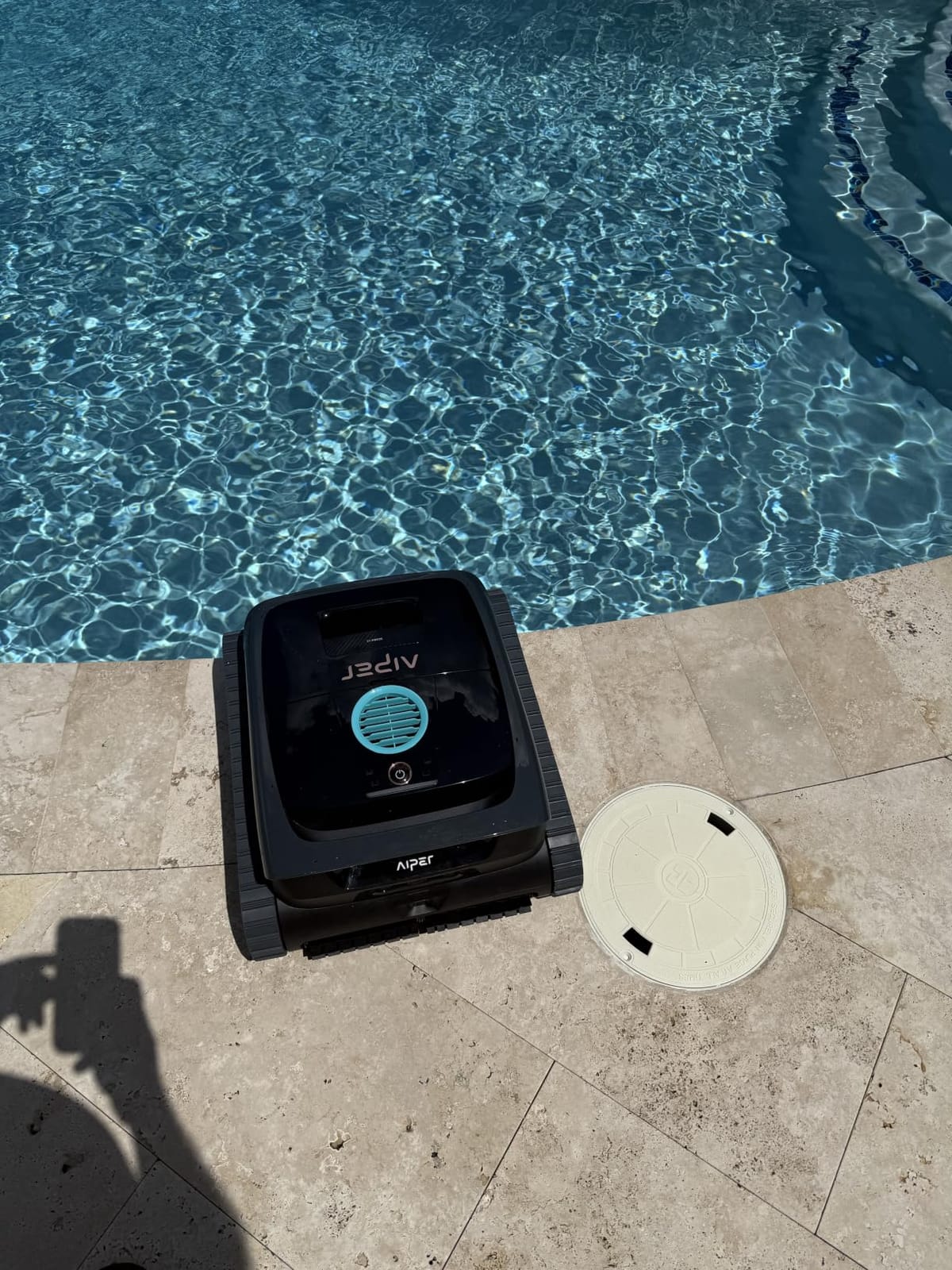 AIPER Scuba V3 AI Vision Cordless Robotic Pool Cleaner, Grey | Smart Waterline Parking, Wireless Charging Dock, Featherlight Design, 3μm MicroMesh Filter, Floor/Wall/Waterline Cleaning customer photo 2