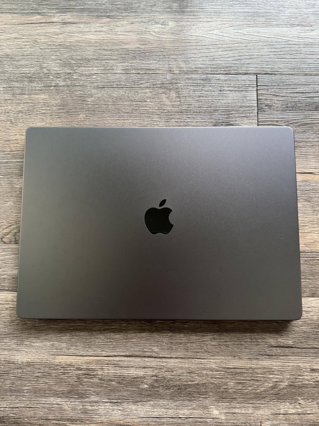 Apple 2026 MacBook Pro Laptop with Apple M5 Pro chip with 18-core CPU and 20-core GPU: Built for AI, 16.2-inch Liquid Retina XDR Display, 24GB Unified Memory, 1TB SSD, Wi-Fi 7; Space Black customer photo 2
