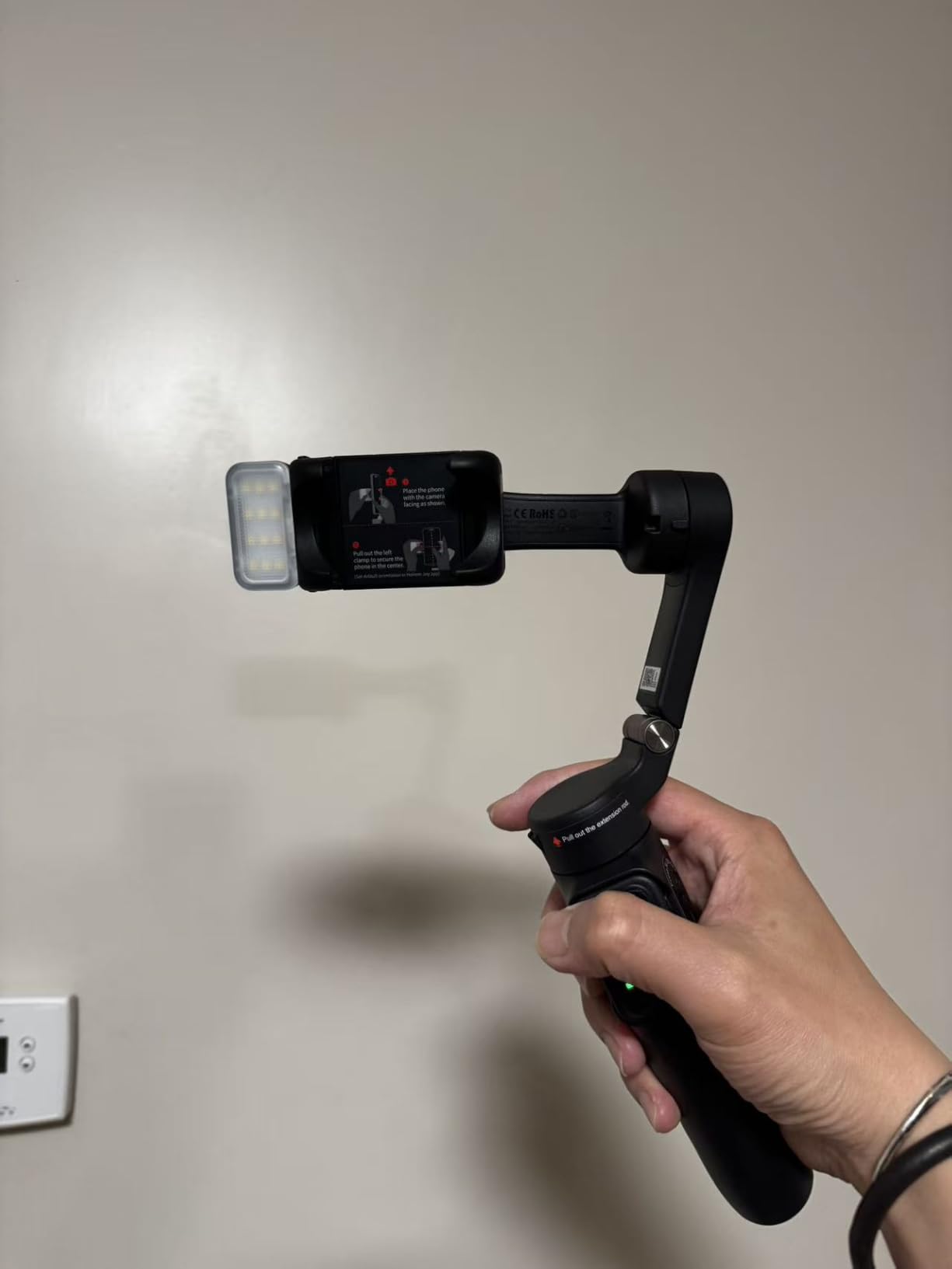 hohem iSteady X3 Gimbal Stabilizer with Remote, Fill Light & Tripod, Black | Detachable Remote, iSteady 8.0 Anti-Shake, Tripod & Extendable Rod, Magnetic Fill Light, AI Tracking, Foldable 0.93lb Design customer photo 1