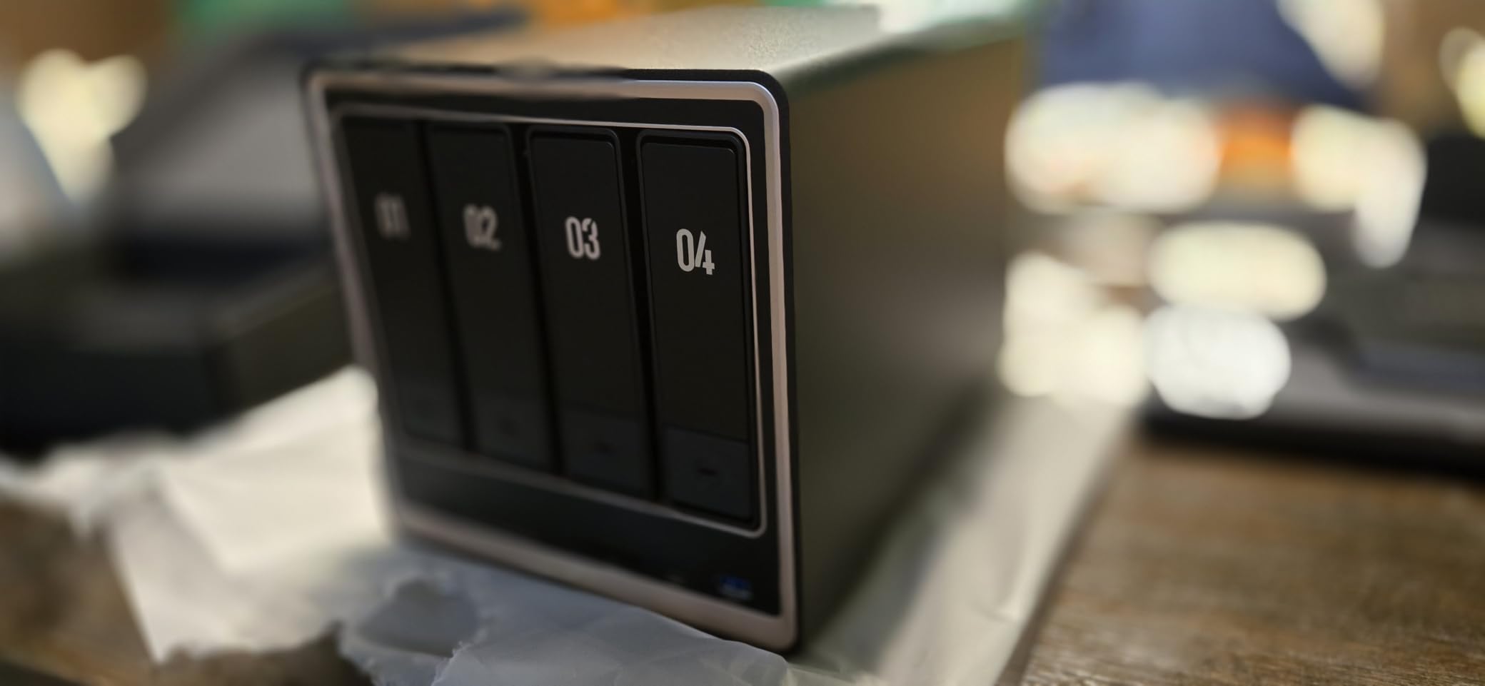 UGREEN NAS DXP4800 GT 4-Bay Desktop NAS, AMD R2514 CPU, 8GB DDR4 RAM | 2x 10GbE, 2X M.2 NVMe Slots, 4K HDMI Ideal for Smart Home Enthusiasts, Office Teams,Network Attached Storage (Diskless) customer photo 1
