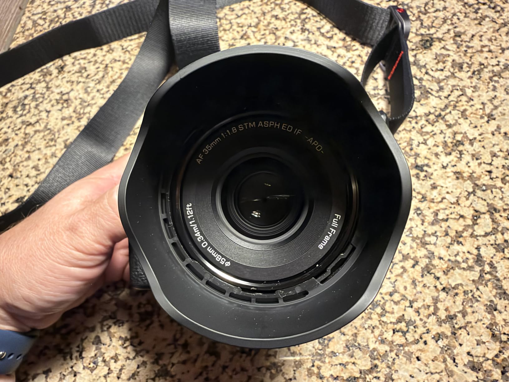 VILTROX 35mm F1.8 FE Auto Focus Portrait Lens for Sony Full Frame customer photo 2
