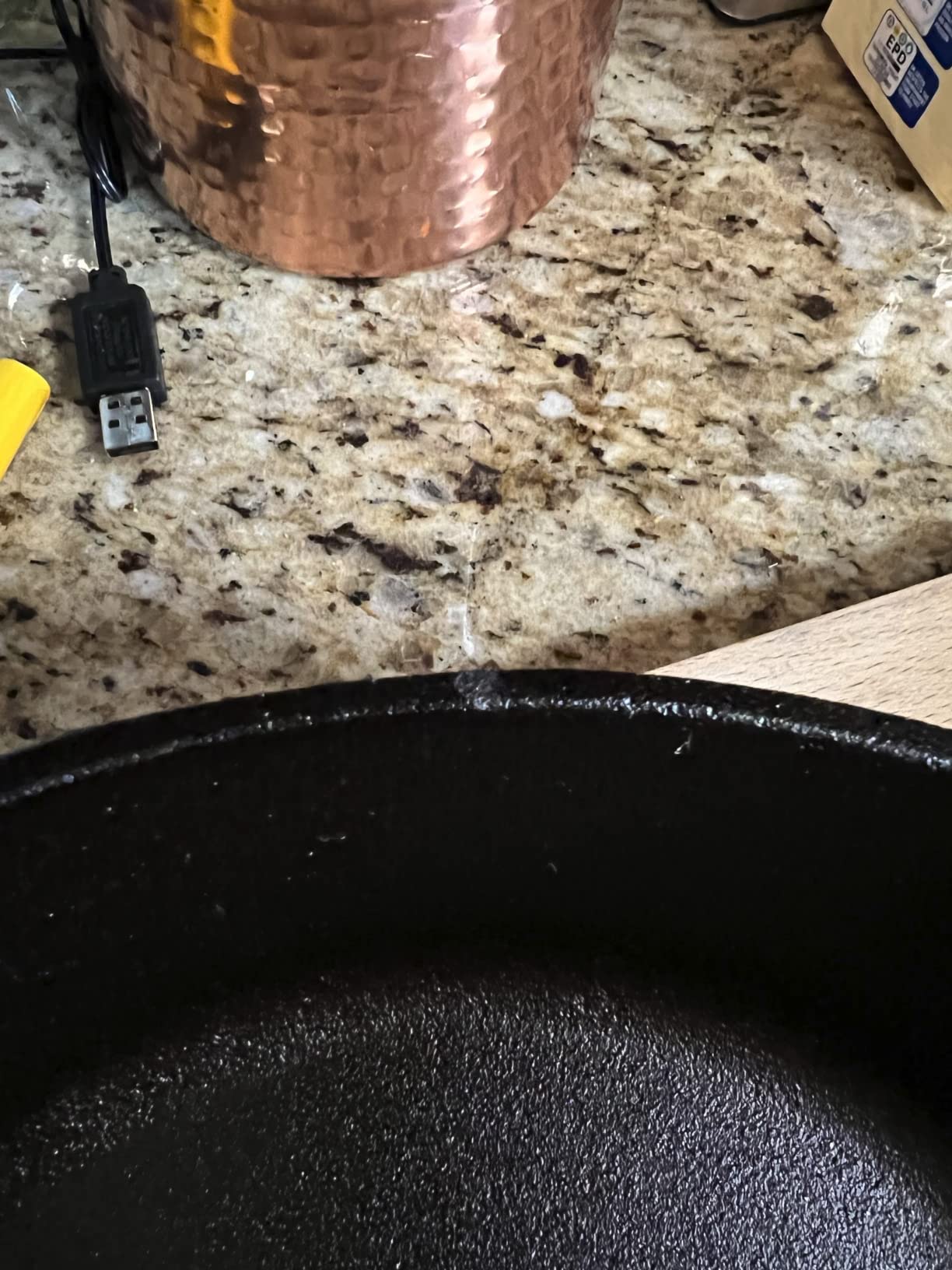Lodge Pre-Seasoned Cast Iron Covered Deep Skillet, 5 Quart customer photo 2
