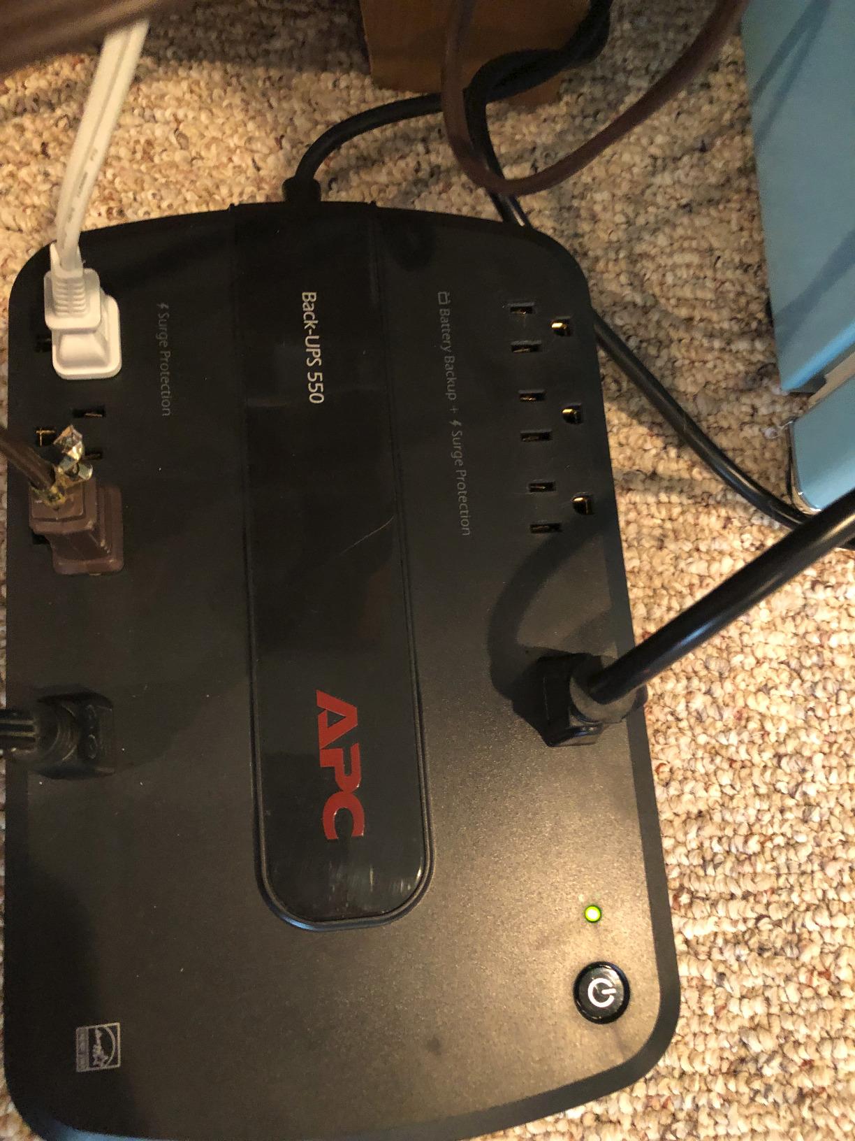 APC Battery Backup 550VA/330W Uninterruptible Power Supply for PC, BE550G customer photo 2