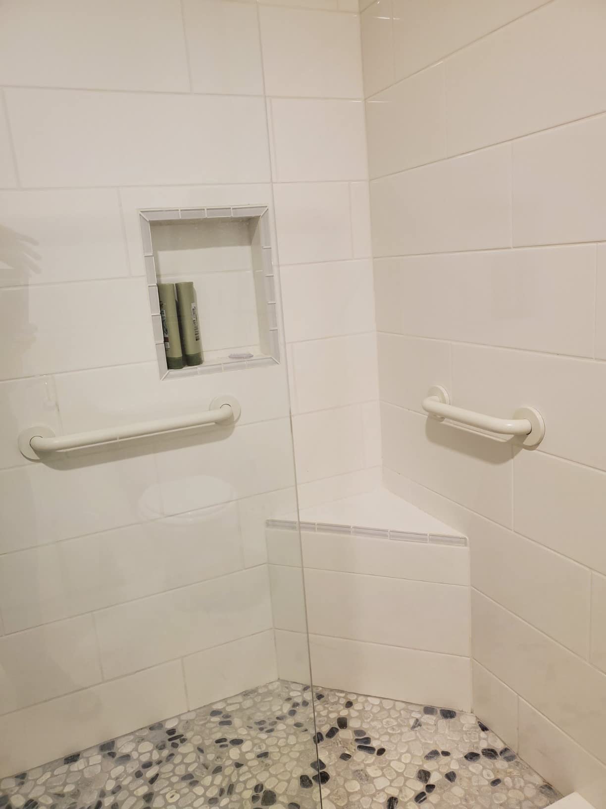 Moen Bathroom Safety 12-Inch Peened Textured Grip Stainless Steel Bathroom Grab Bar with Concealed Screws, Shower Handles for Elderly, R8712P customer photo 2