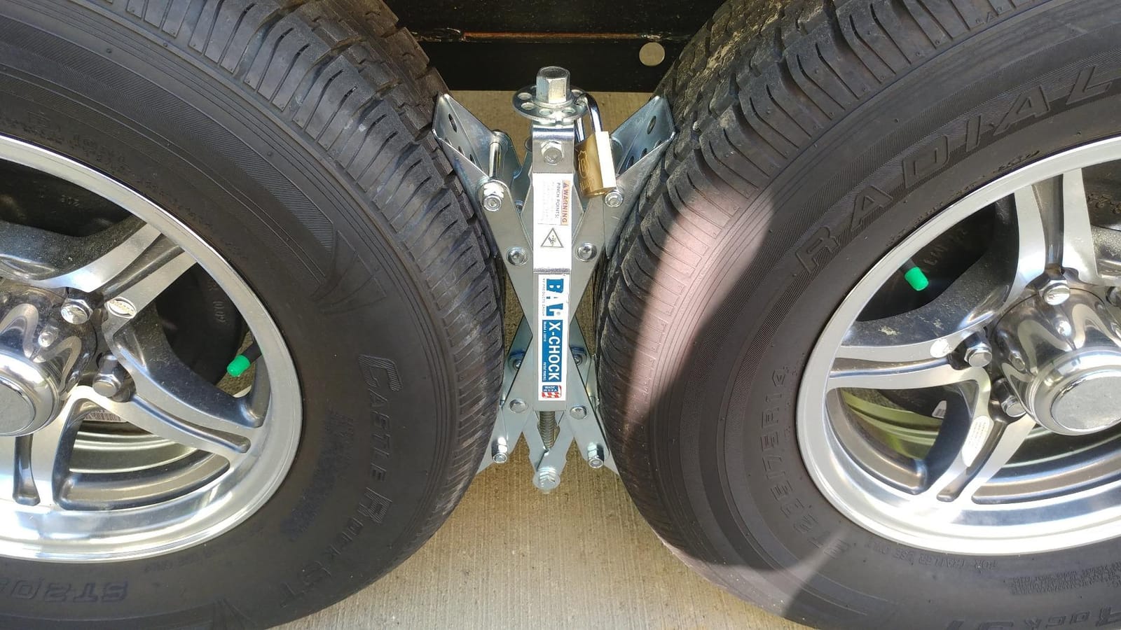 X-Chock Wheel Stabilizer - Pair - One Handle - 28012 customer photo 2
