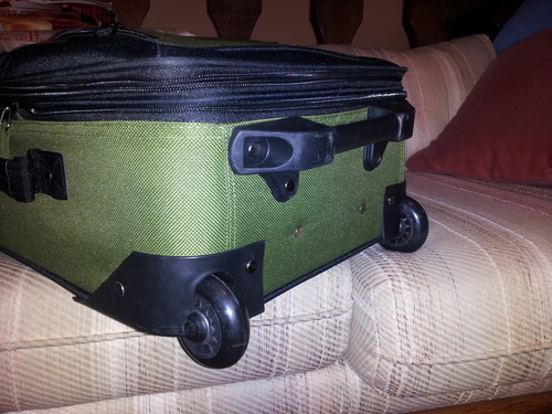 U.S. Traveler Rio Lightweight Softside Rolling Carry-on Suitcase, 2-Wheel Set, Green customer photo 1