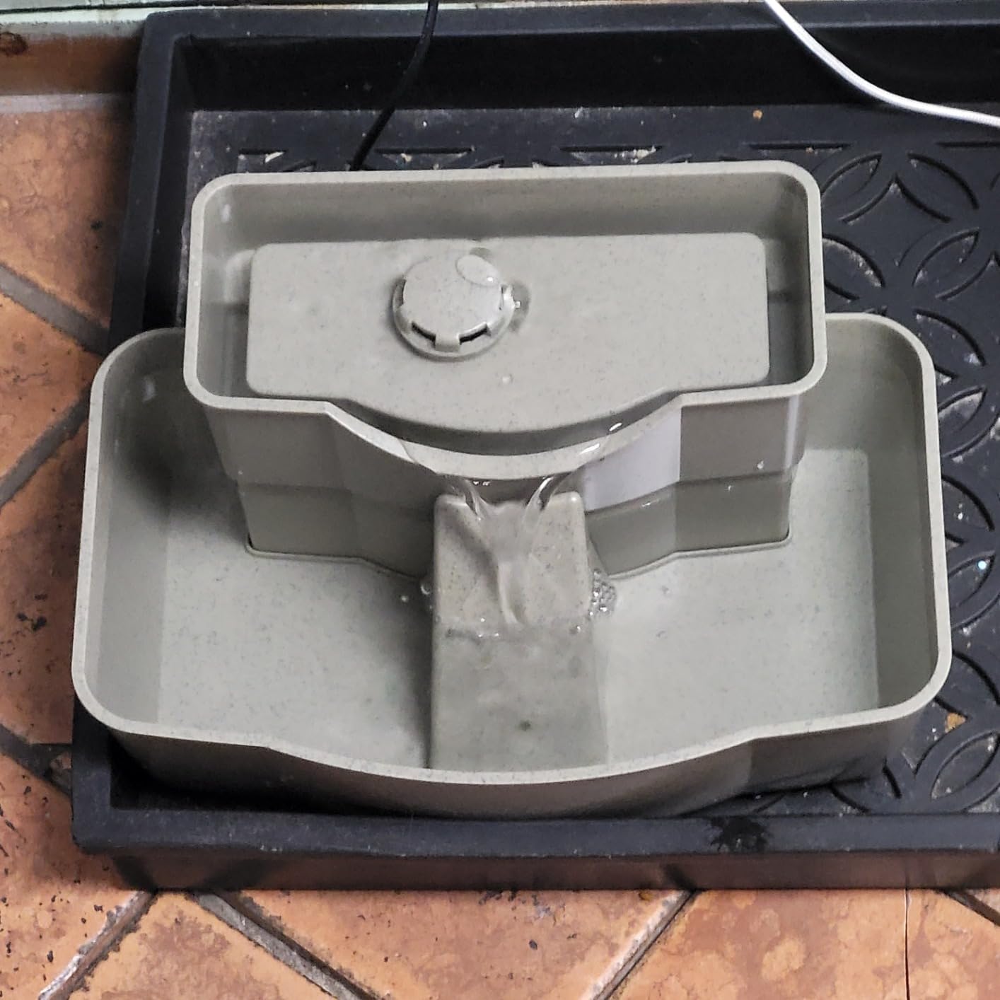 PetSafe Drinkwell Multi-Tier Pet Fountain, Cats & Dogs, Large customer photo 1