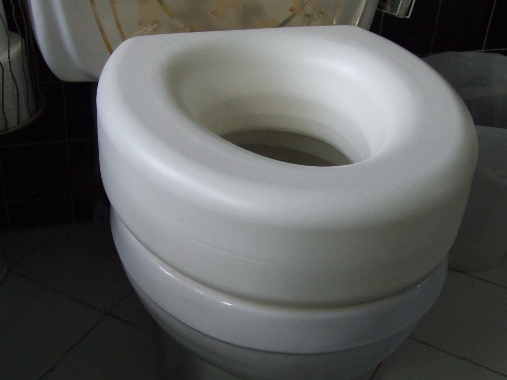 AquaSense 4-Inch Portable Toilet Seat Riser, Elevated Seat for Seniors customer photo 2