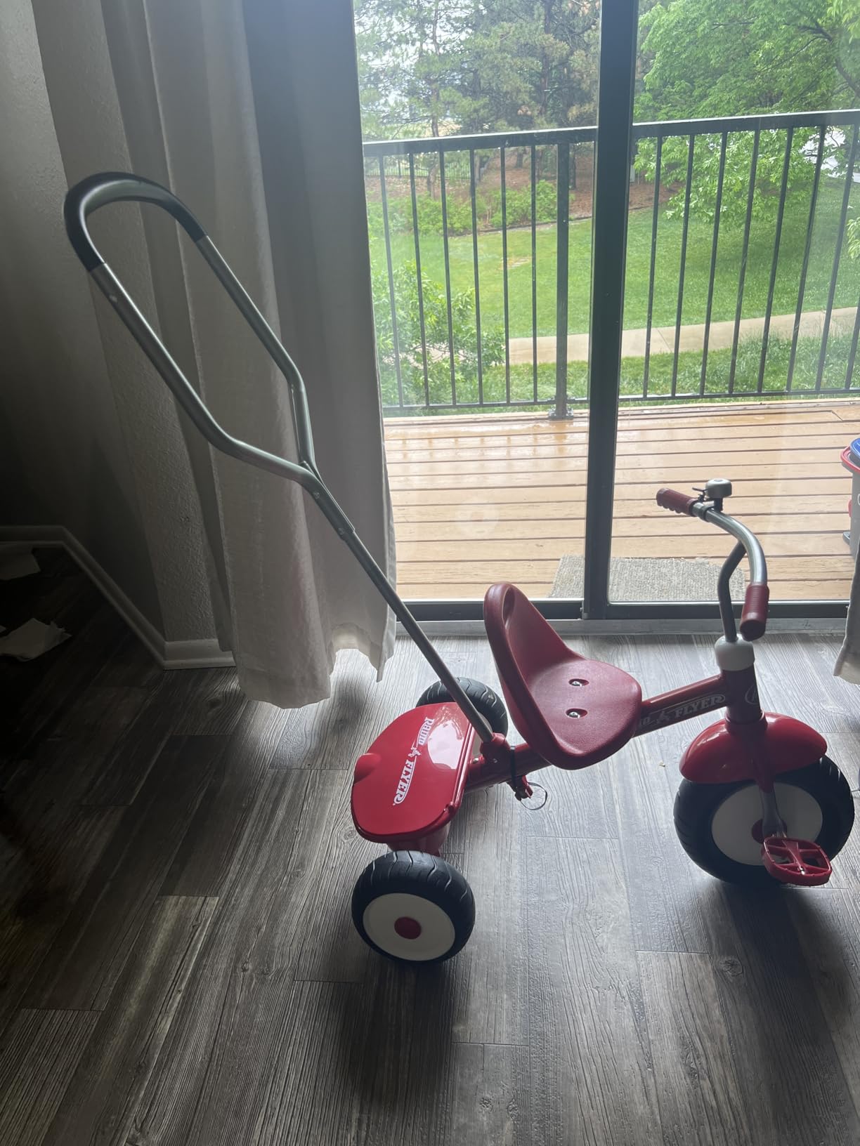 Radio Flyer Deluxe Steer & Stroll Trike, for Kids 2-5, Red, Adjustable Seat customer photo 2