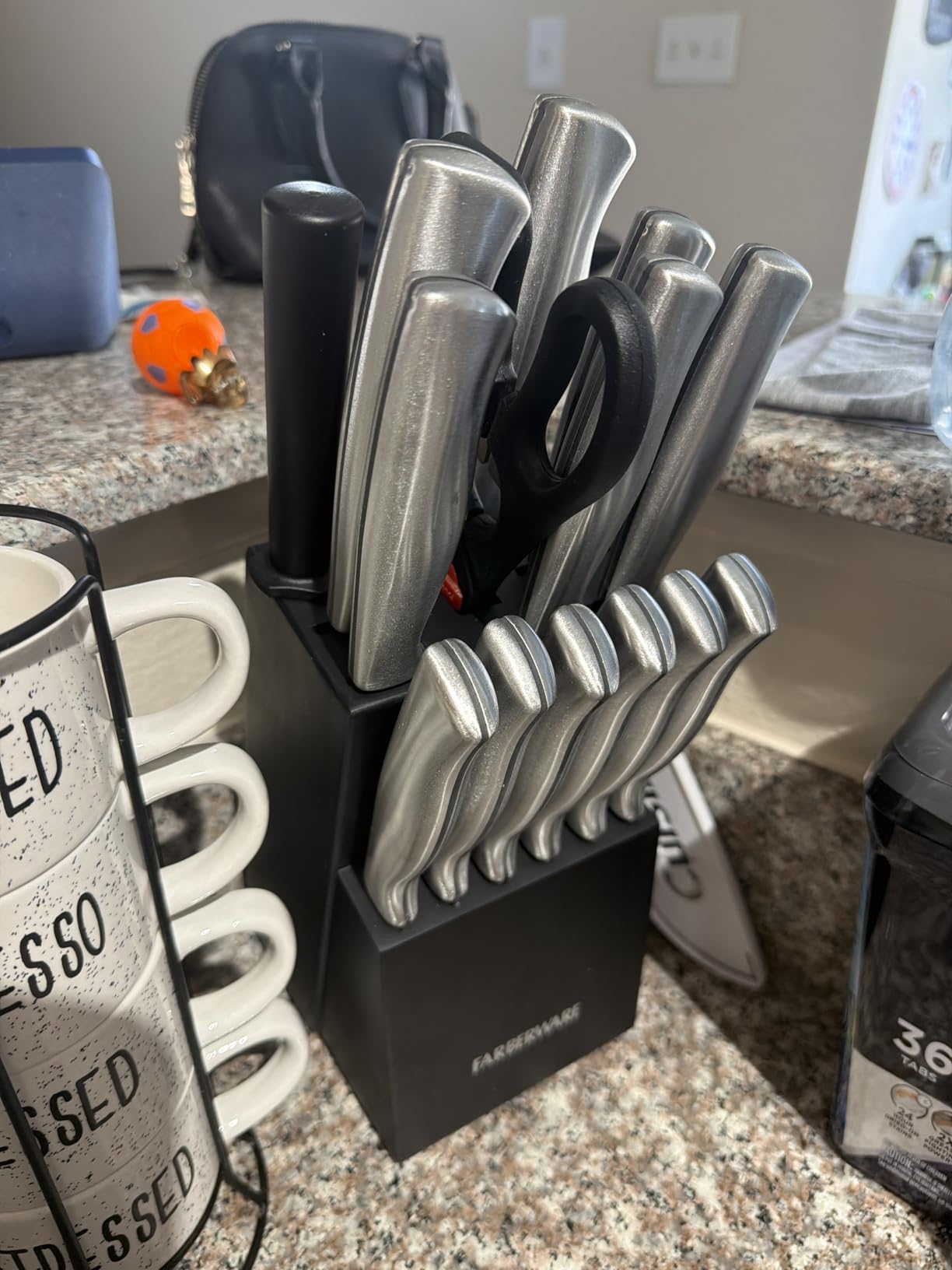 Farberware 15-Piece Kitchen Knife Set, High-Carbon Stainless Steel Blades with Wood Block, Steak Knives, Sharpening Tool & All-Purpose Shears, Razor Sharp, Ergonomic Stainless Steel Handles customer photo 2
