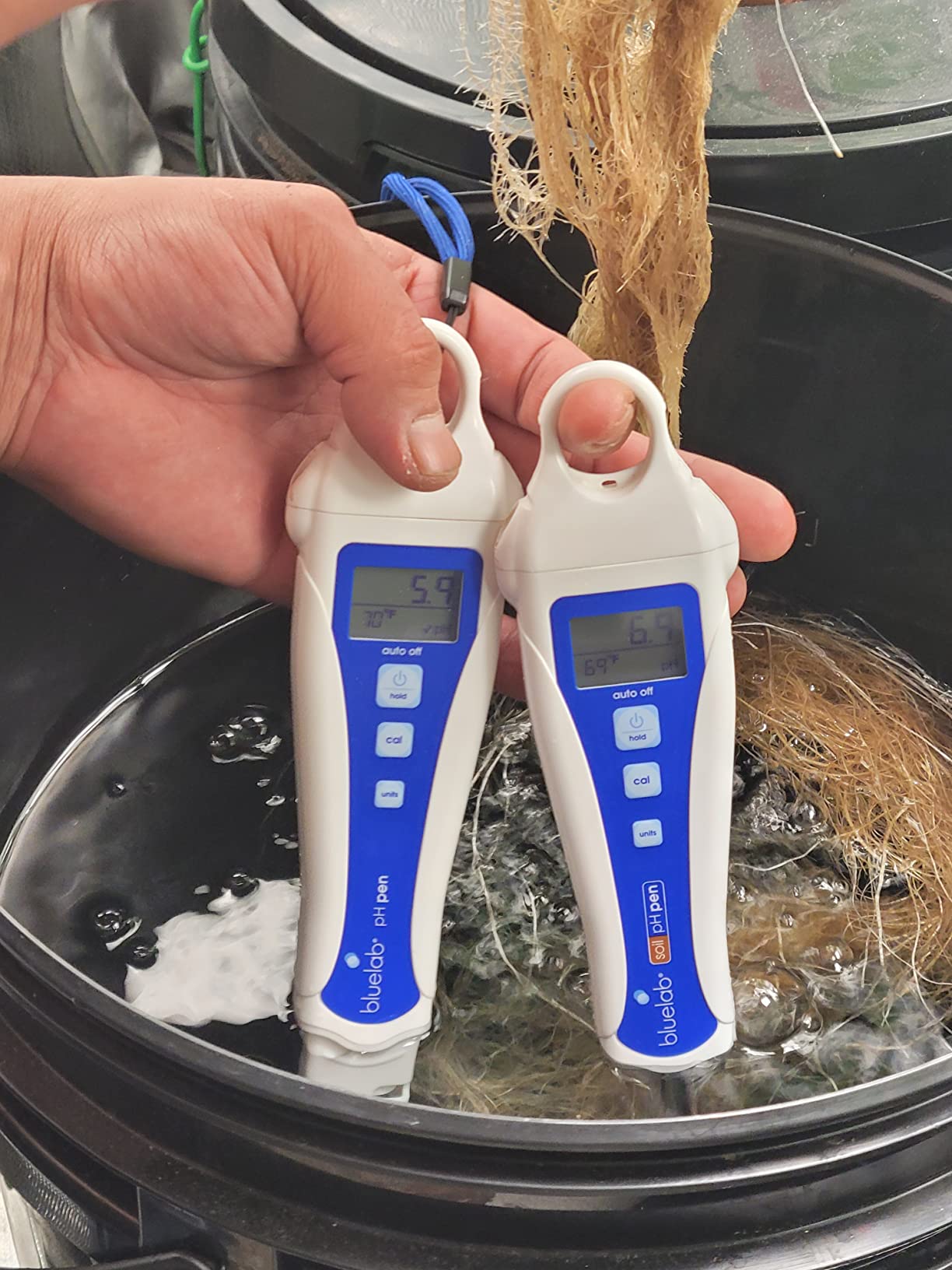 Bluelab Soil Test Kit Digital pH Meter for Soil/Hydroponic Garden/Coco/Rockwool Easy Calibration Water Resistant Precise Readings 0.1 Accuracy Comes with Probe Cover - PENSOILPH customer photo 2