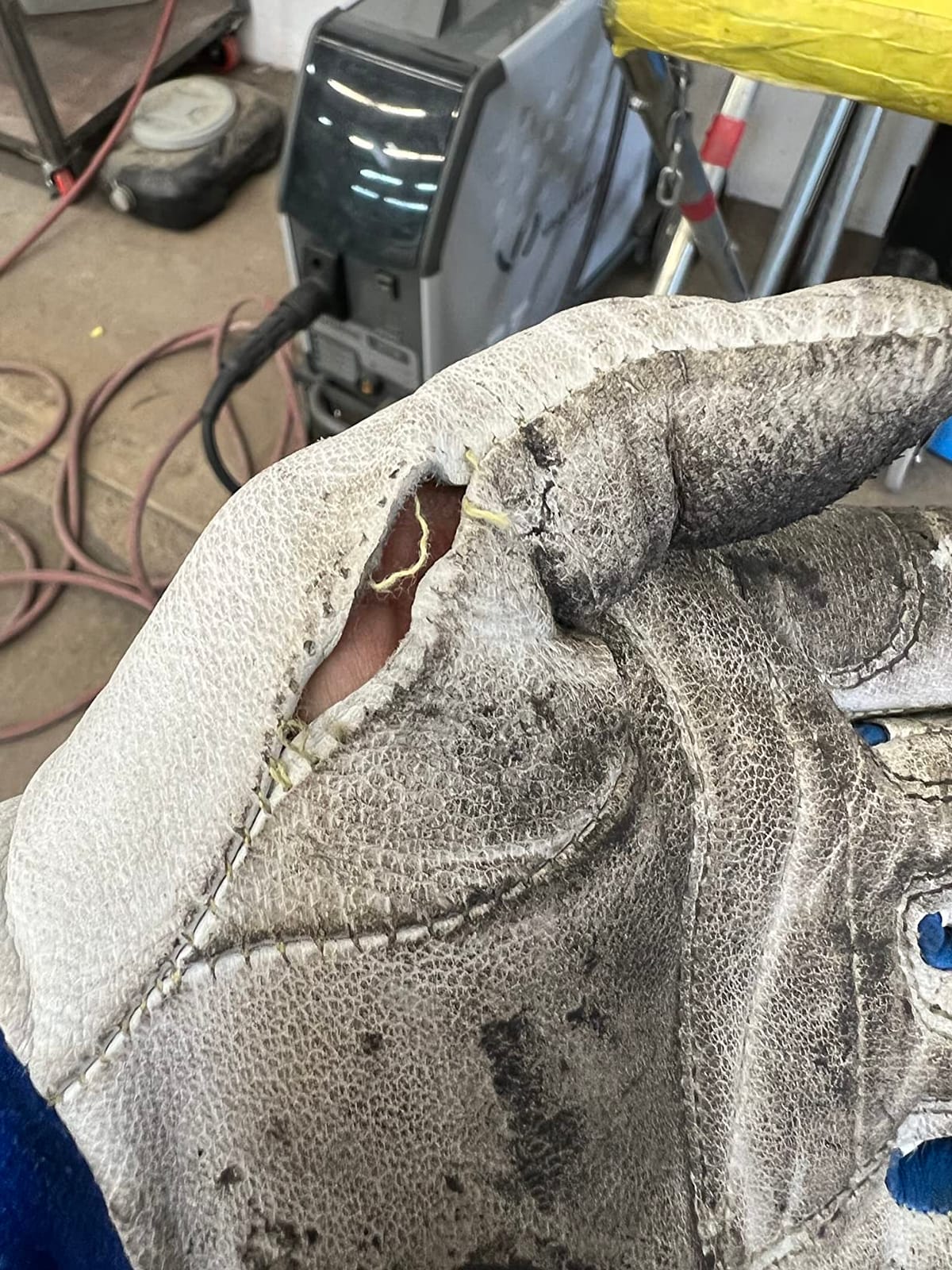 Miller Electric Miller 263354 Arc Armor TIG Welding Multitask Glove, Large customer photo 1