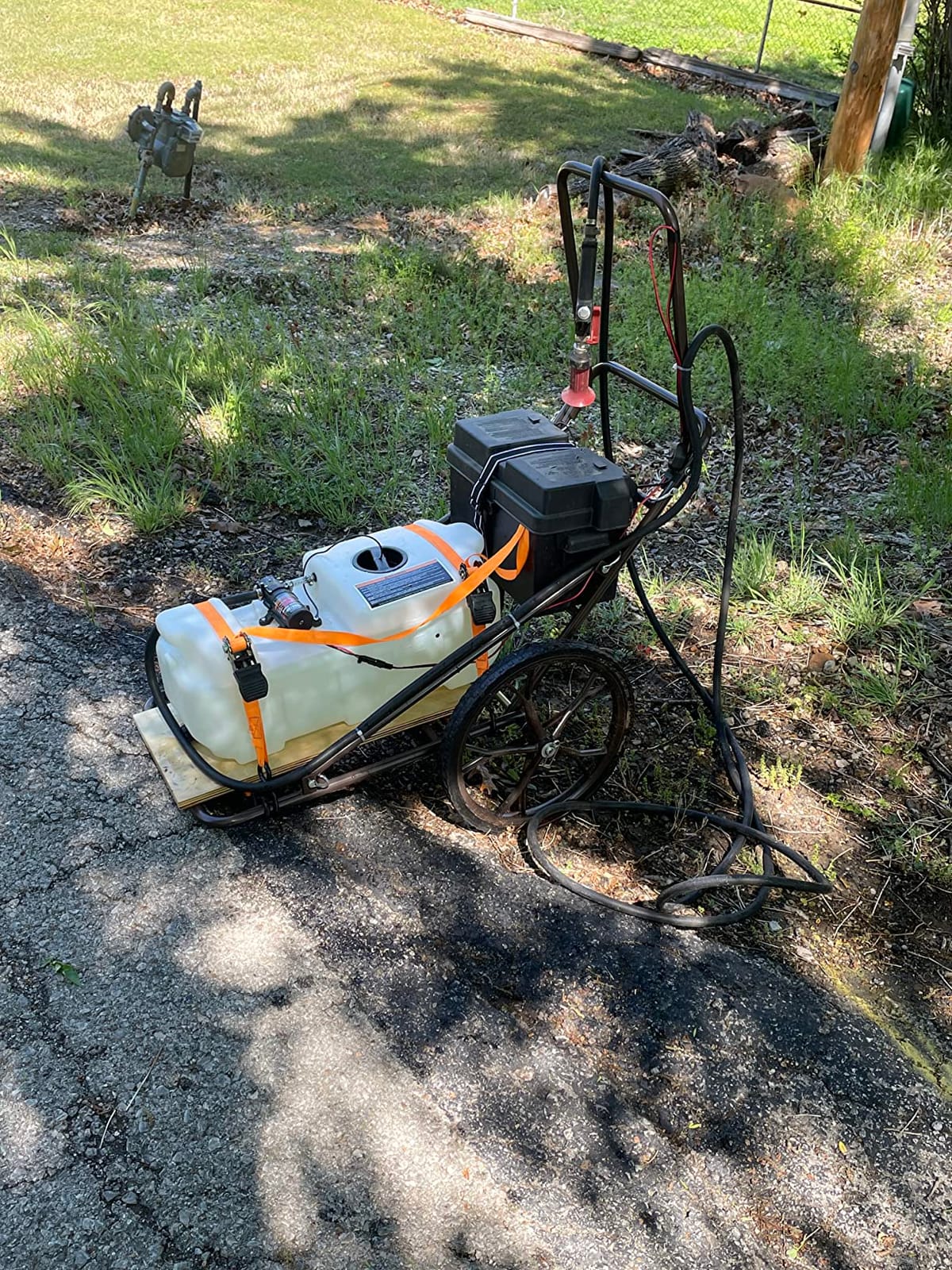 Ironton 12V Sprayer Pump, 8-Gallon, 1 GPM, 12V, 12ft. Vertical Spray Reach customer photo 2